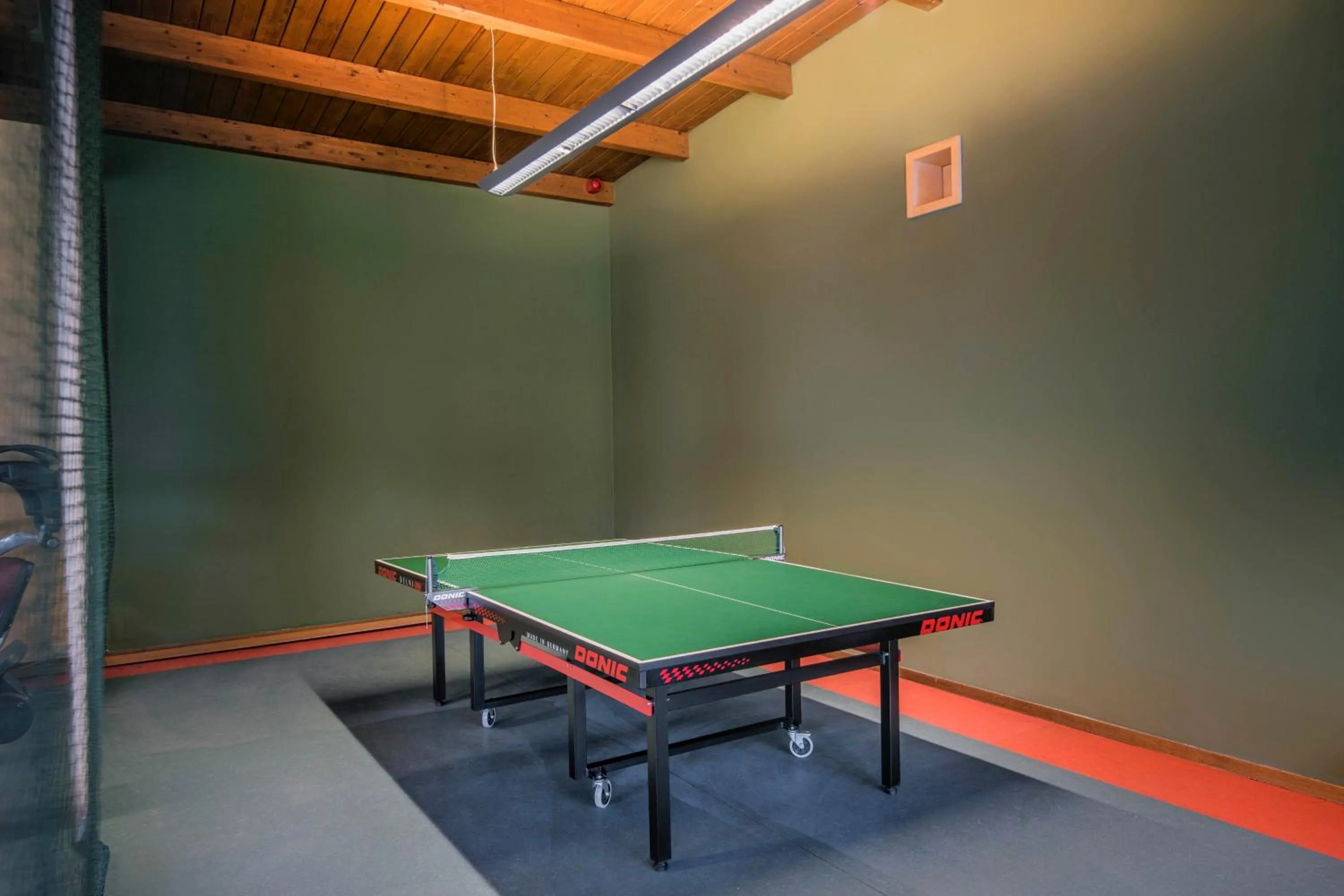 Table tennis in Eden au Lac