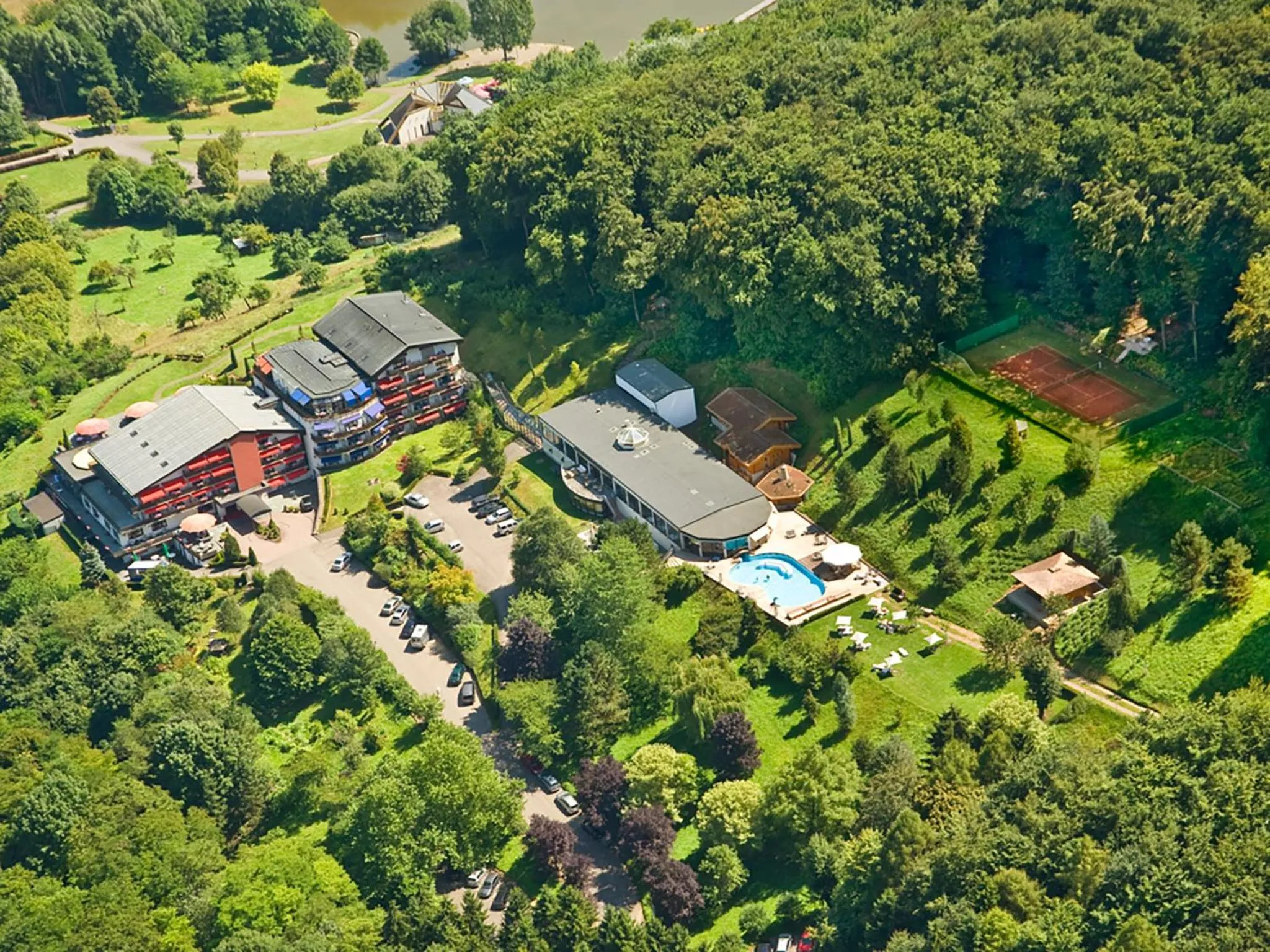 Bird's eye view in Eden au Lac