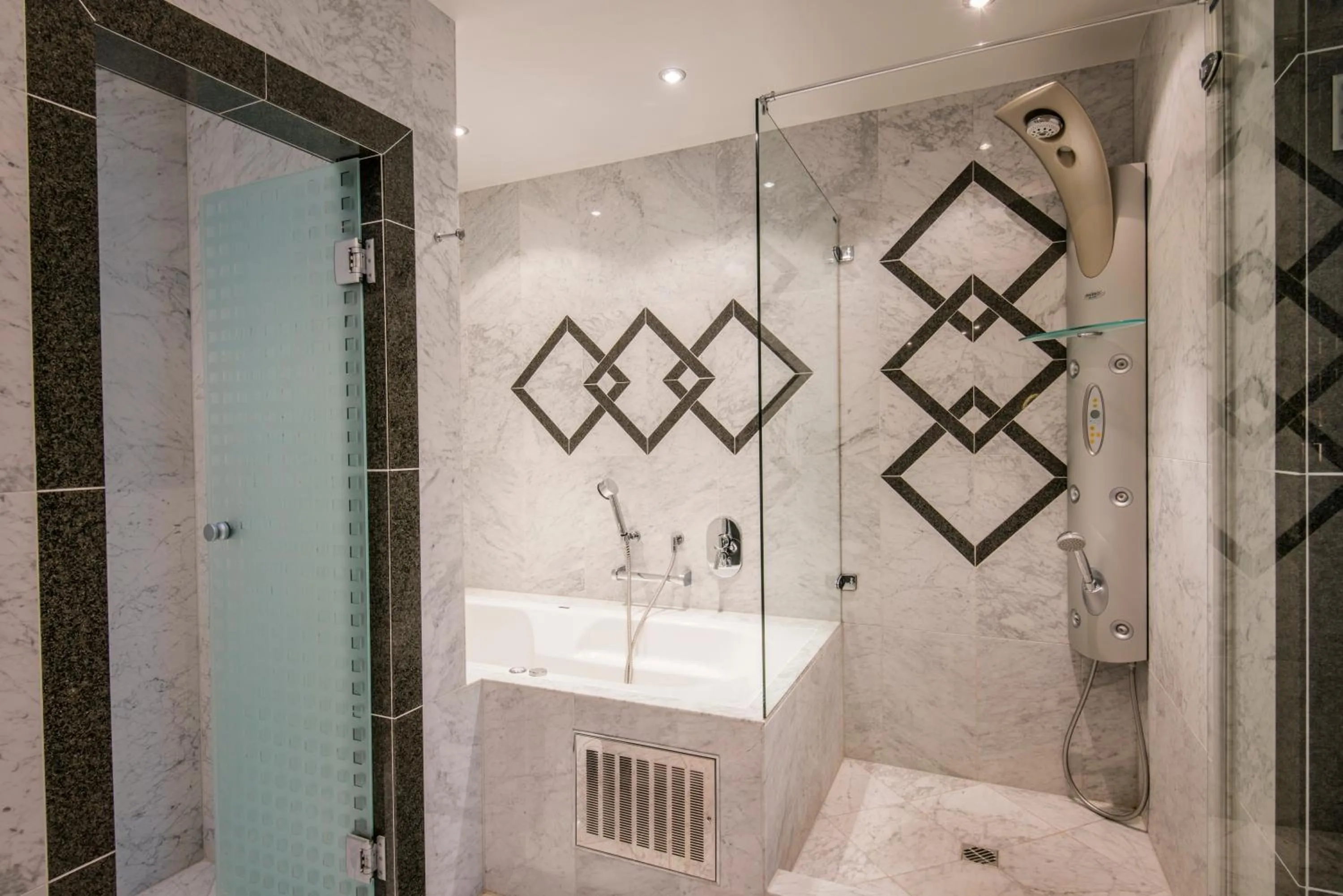 Bathroom in Eden au Lac