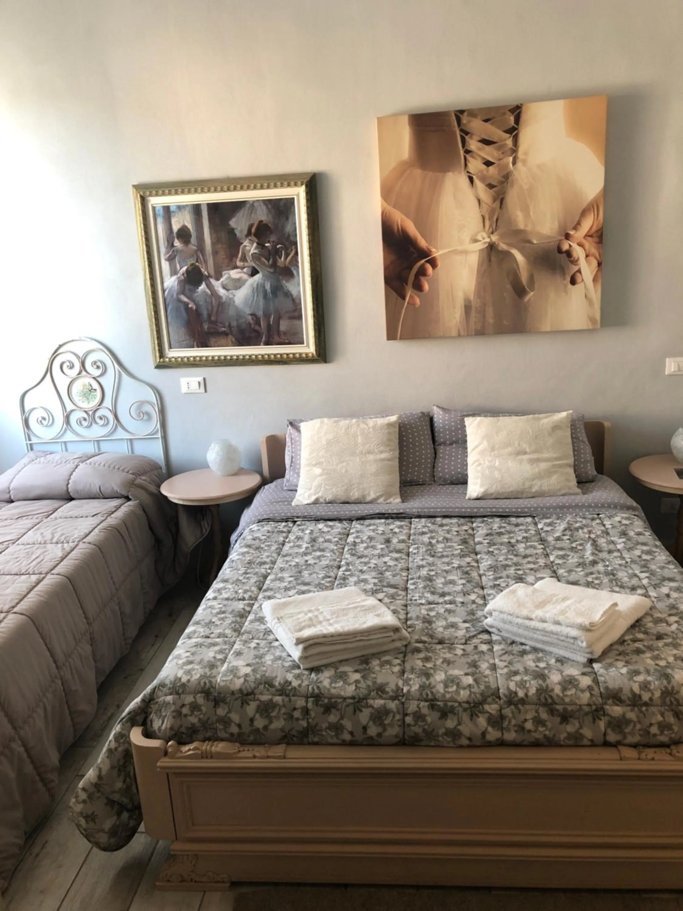 Decorative detail, Bed in Antica Loggetta