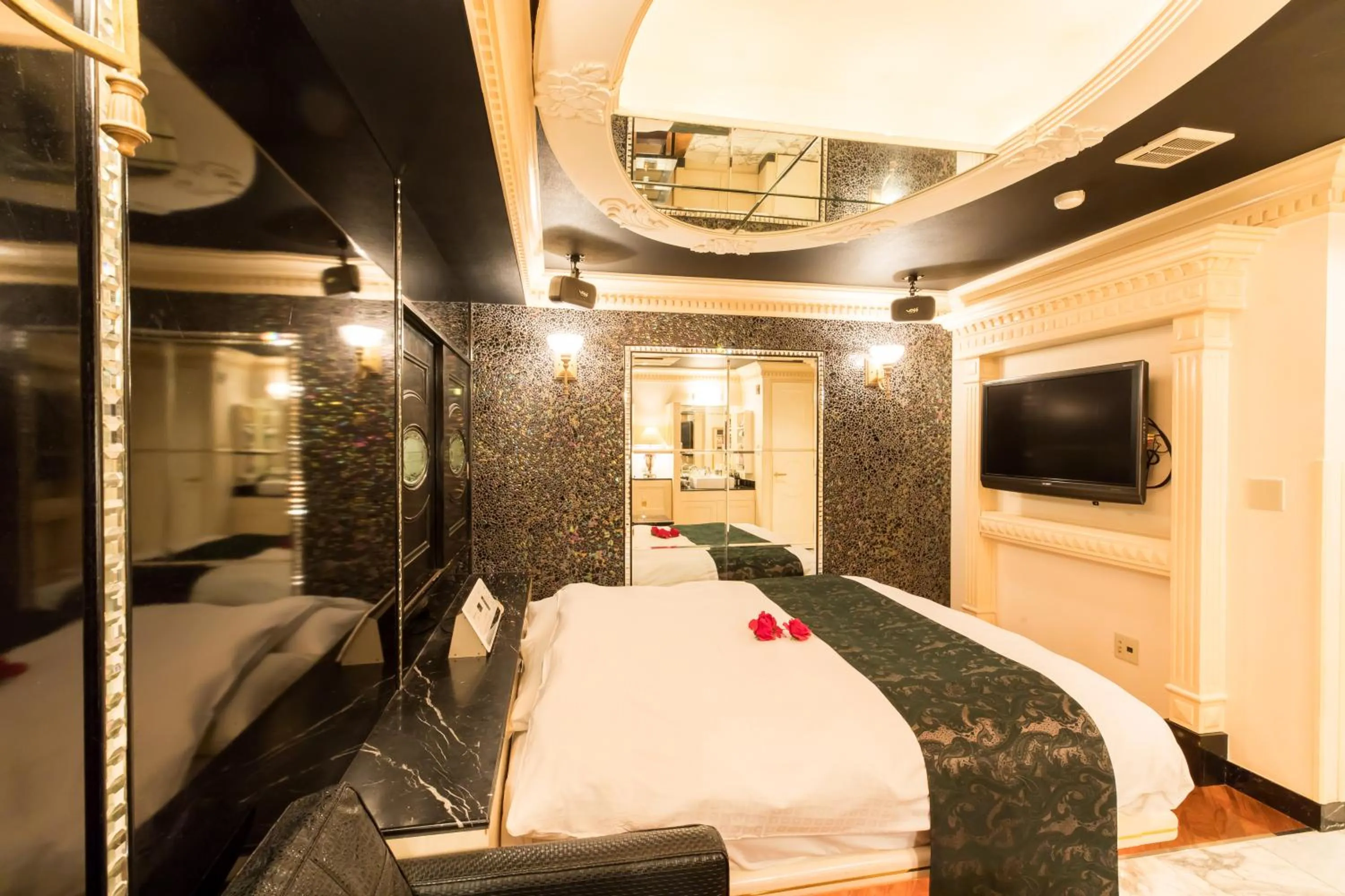 Bed in Hotel W-ARAMIS -W GROUP HOTELS and RESORTS-