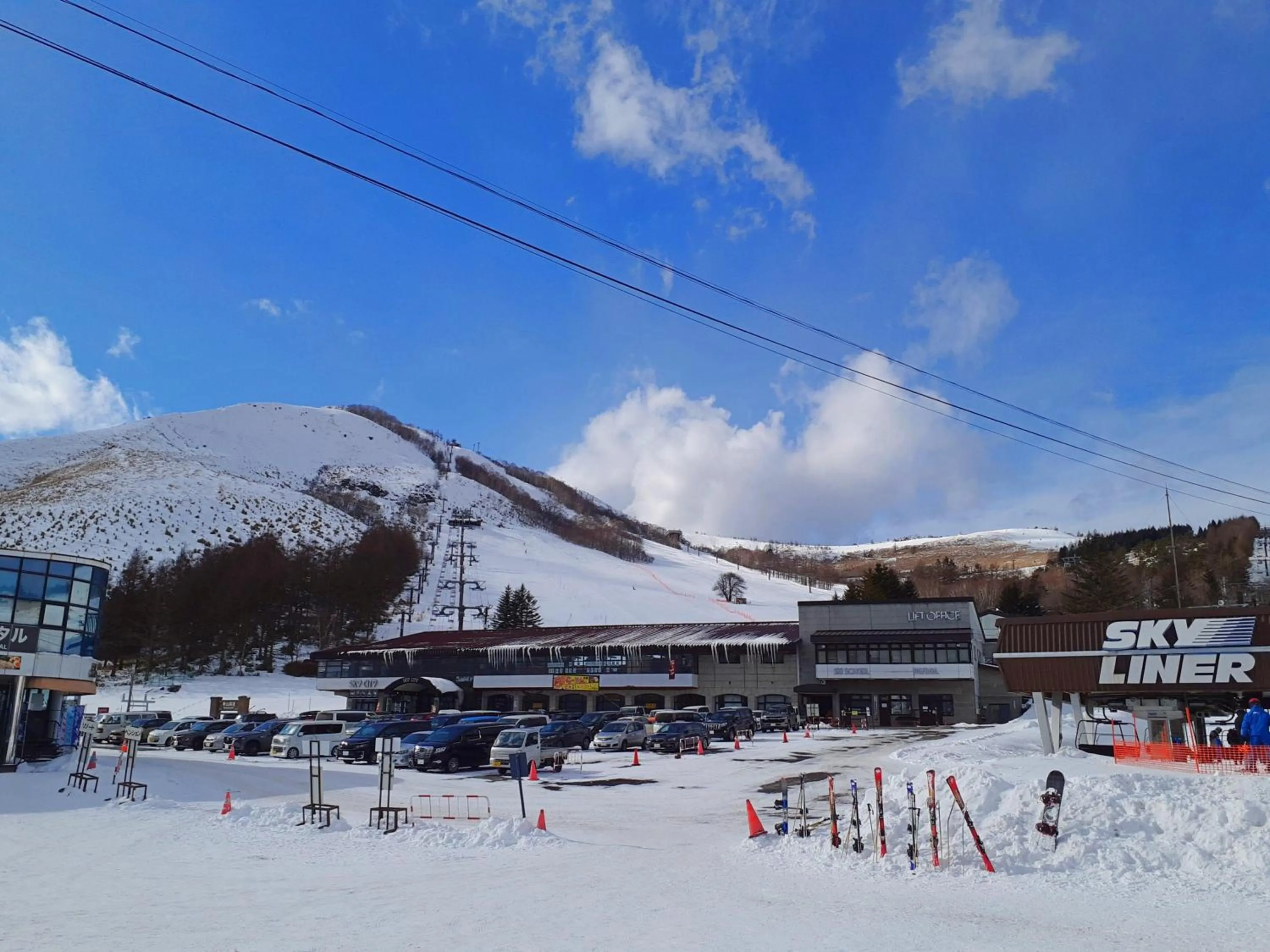 Skiing in Shirakabako Hotel Paipuno Kemuri