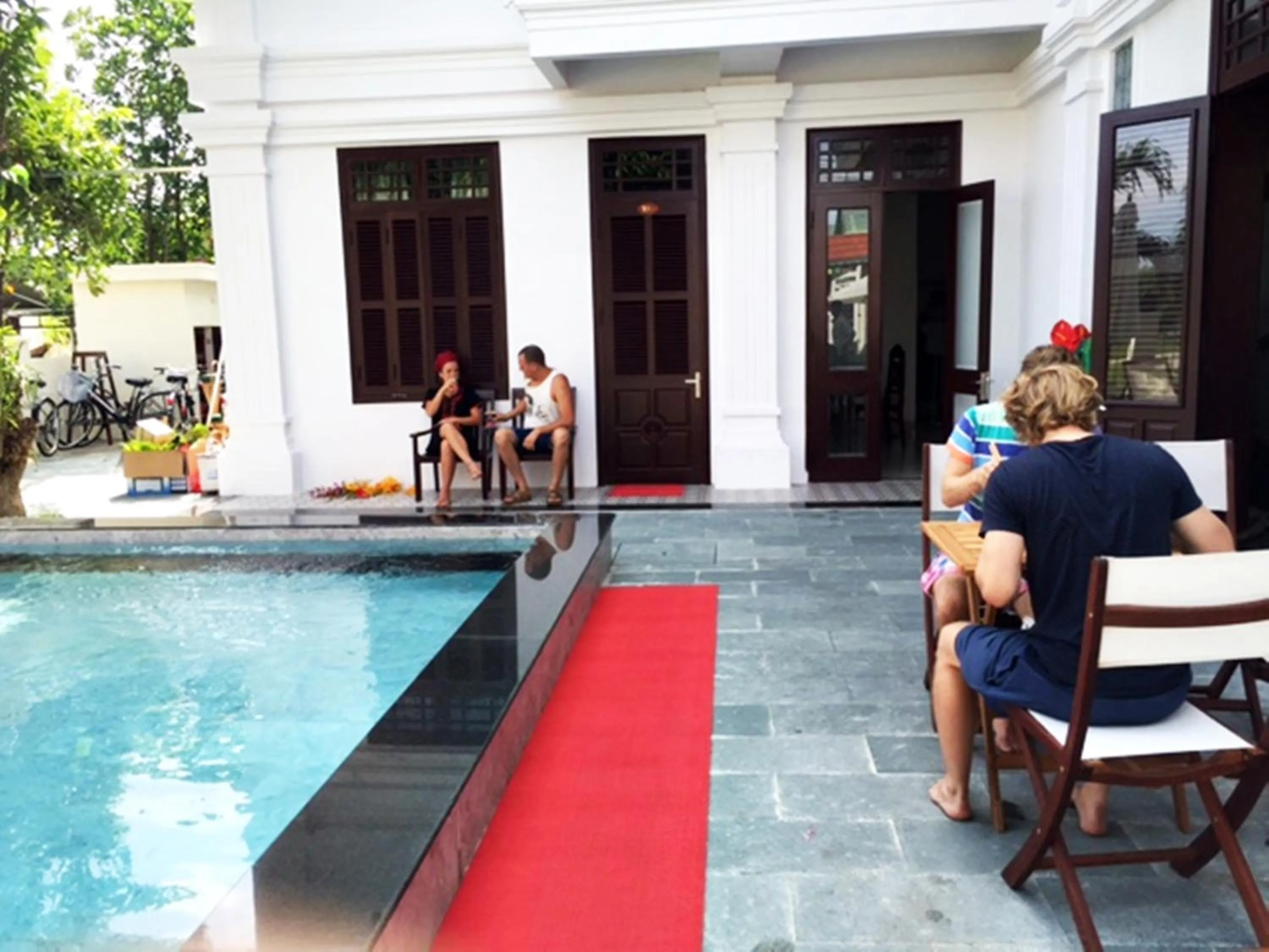 Restaurant/places to eat in Unity Villa