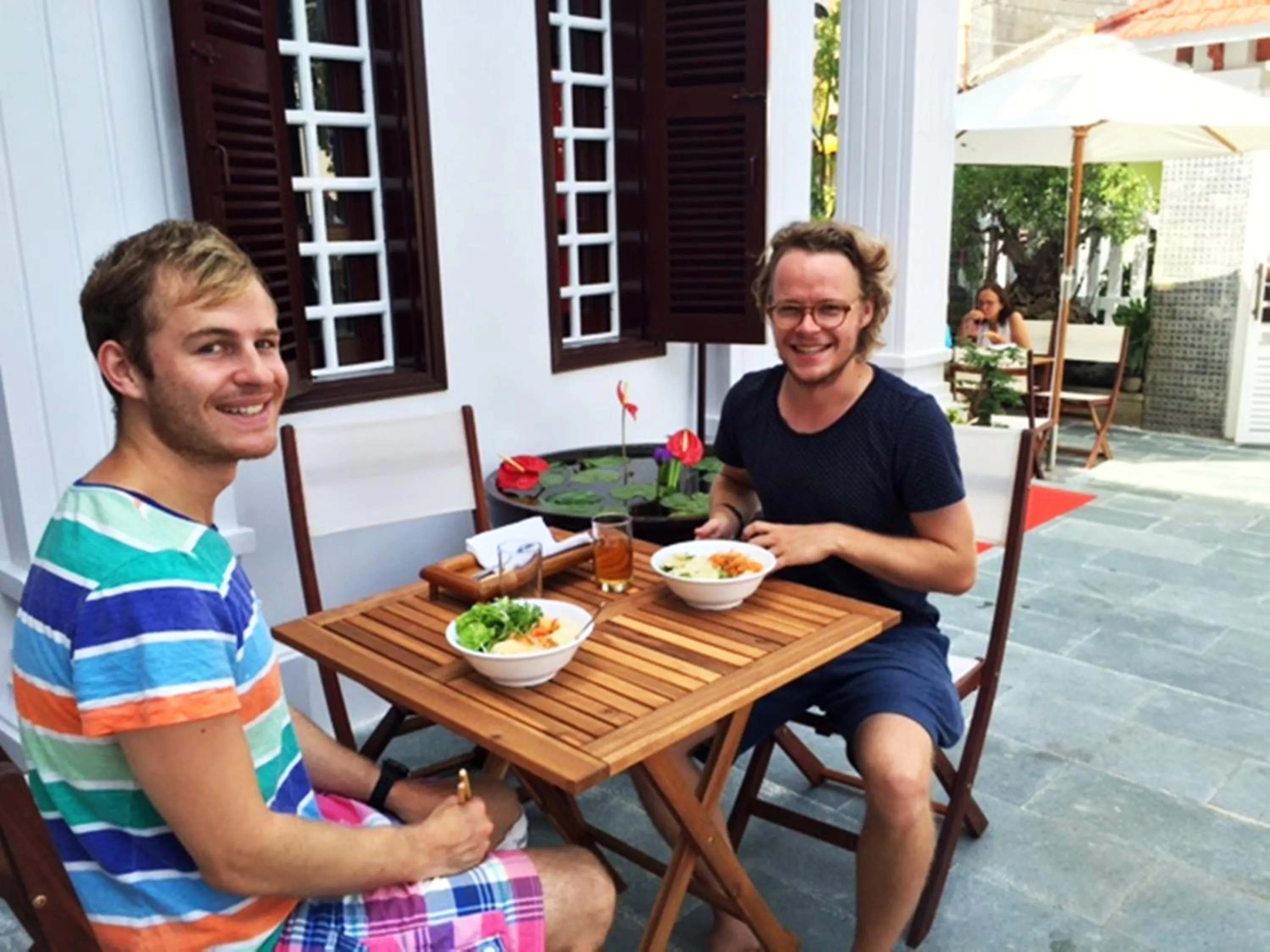 Restaurant/places to eat in Unity Villa