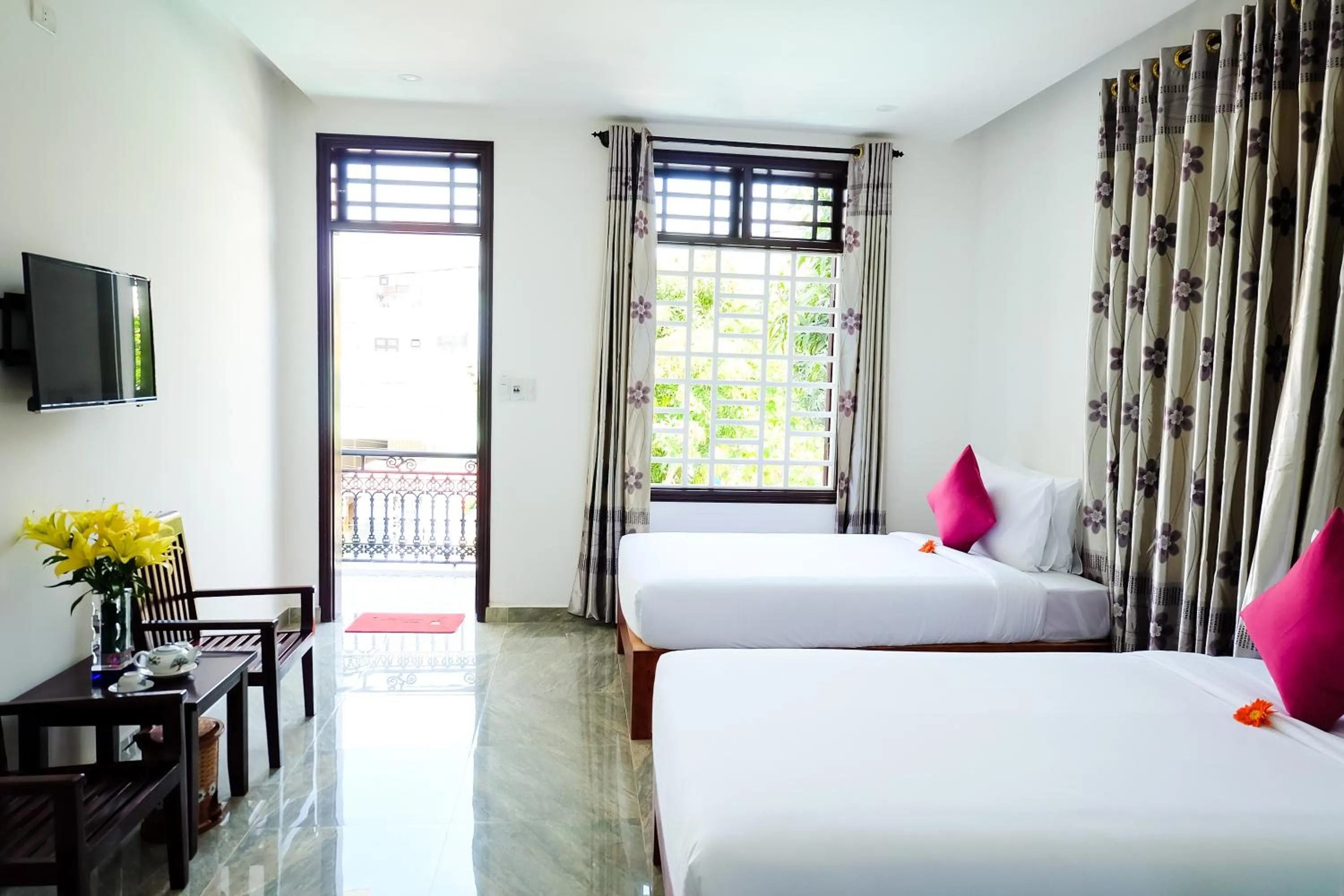 Photo of the whole room in Unity Villa