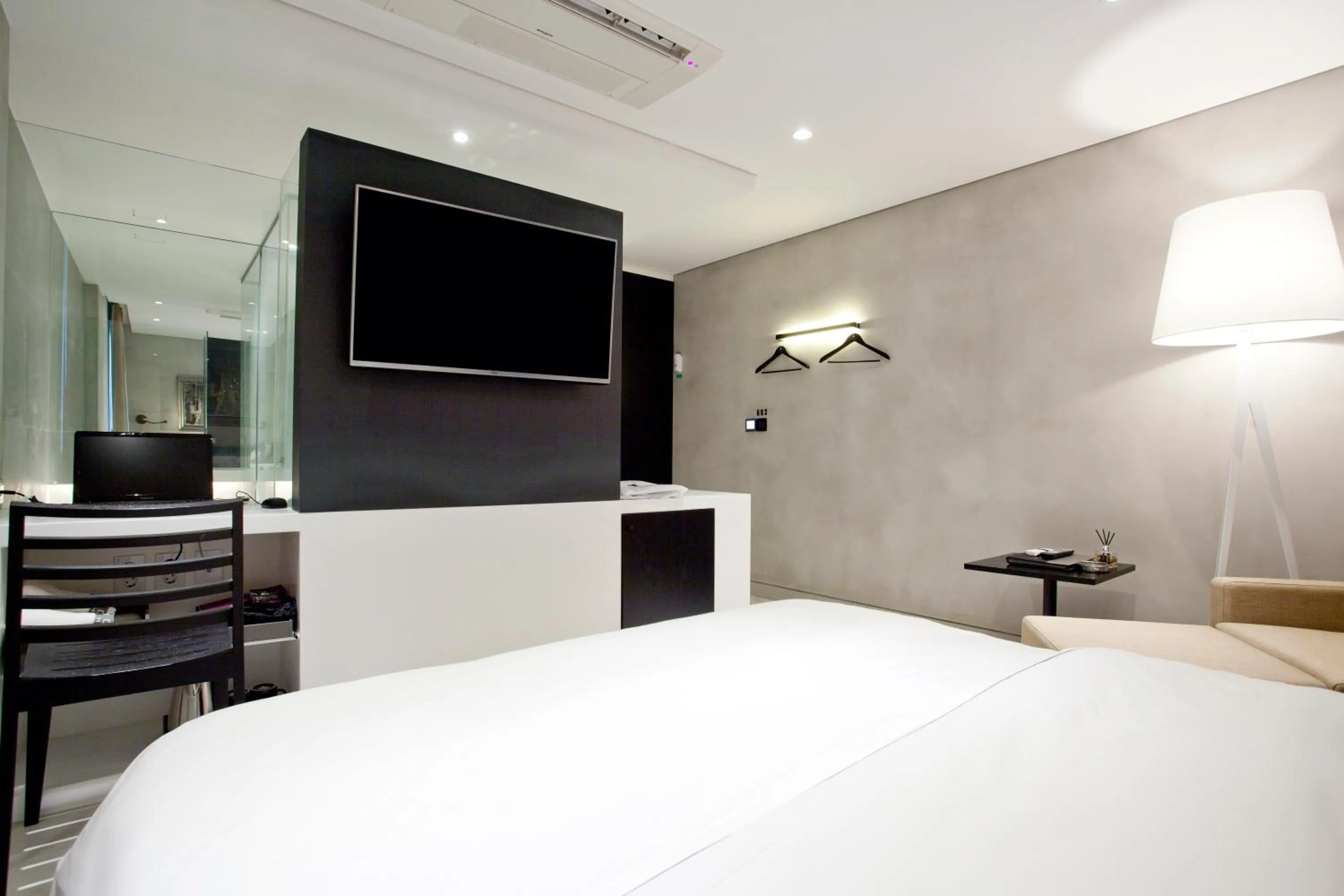 Decorative detail, Bed in Hotel Forestar