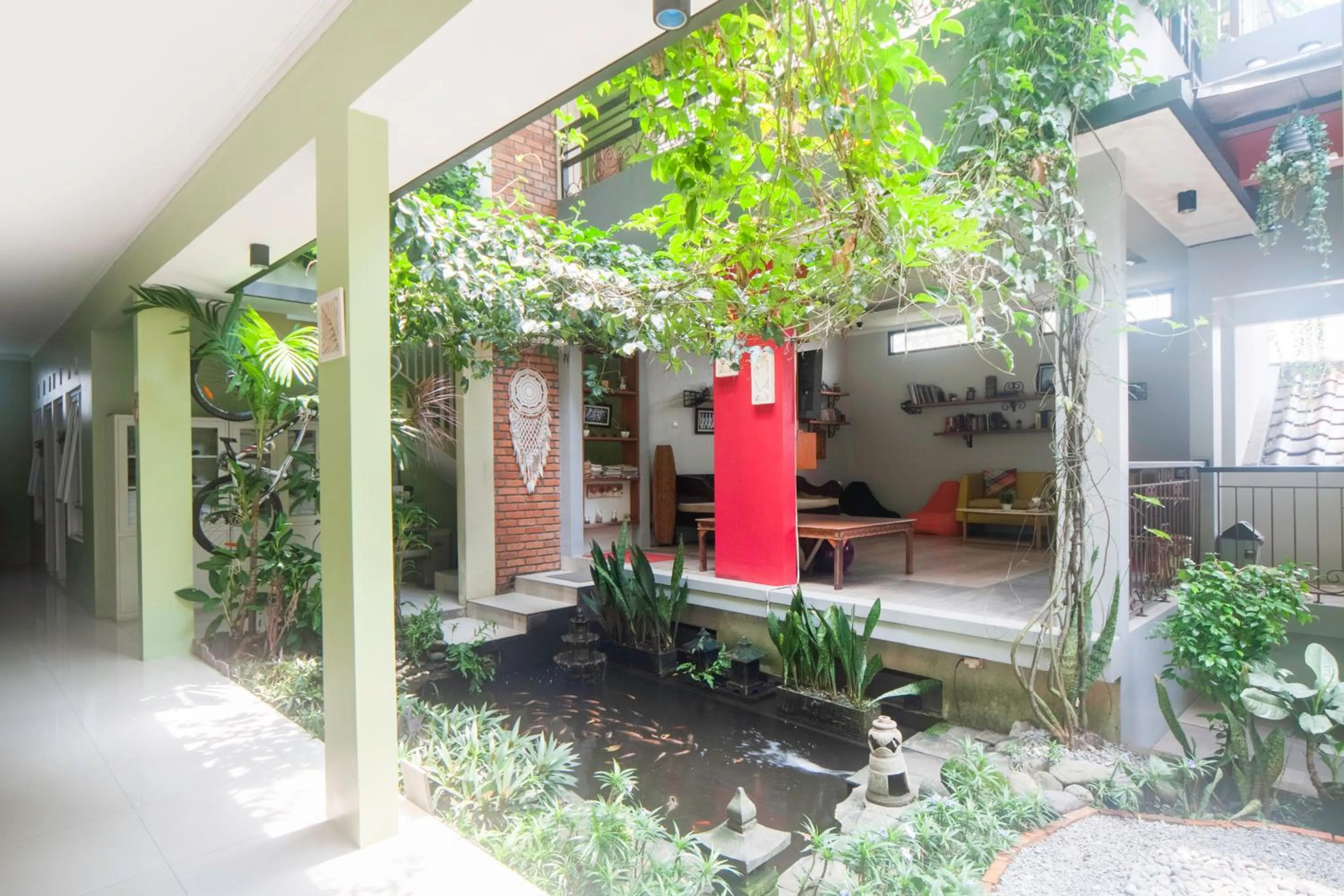 Garden in PoLaz (Bed 'n Brew)