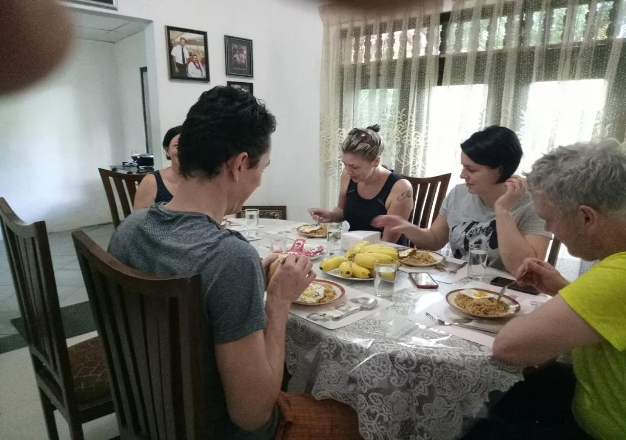 Food and drinks in House of Seya