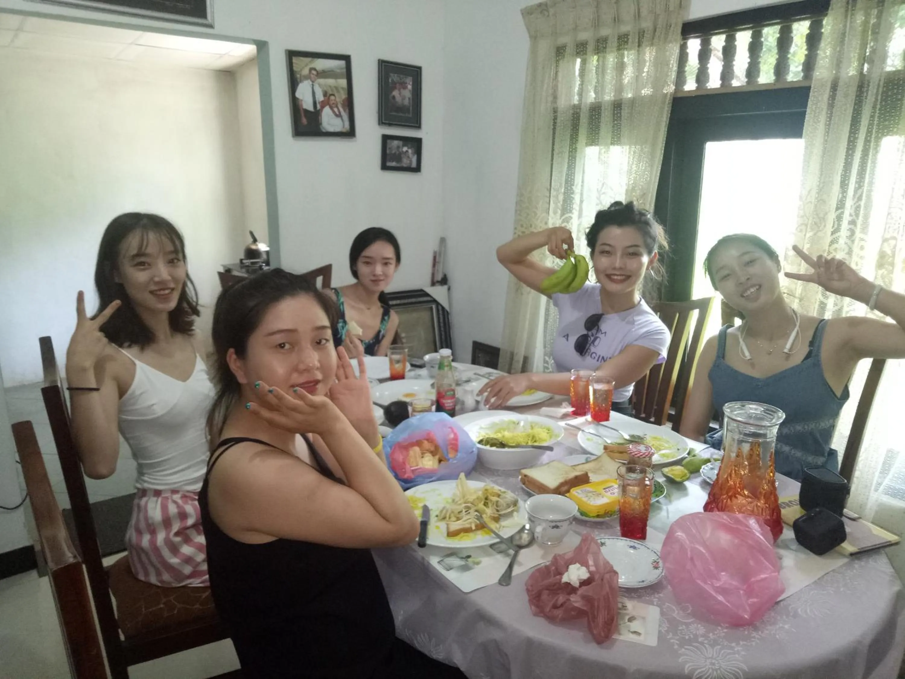 Food and drinks in House of Seya