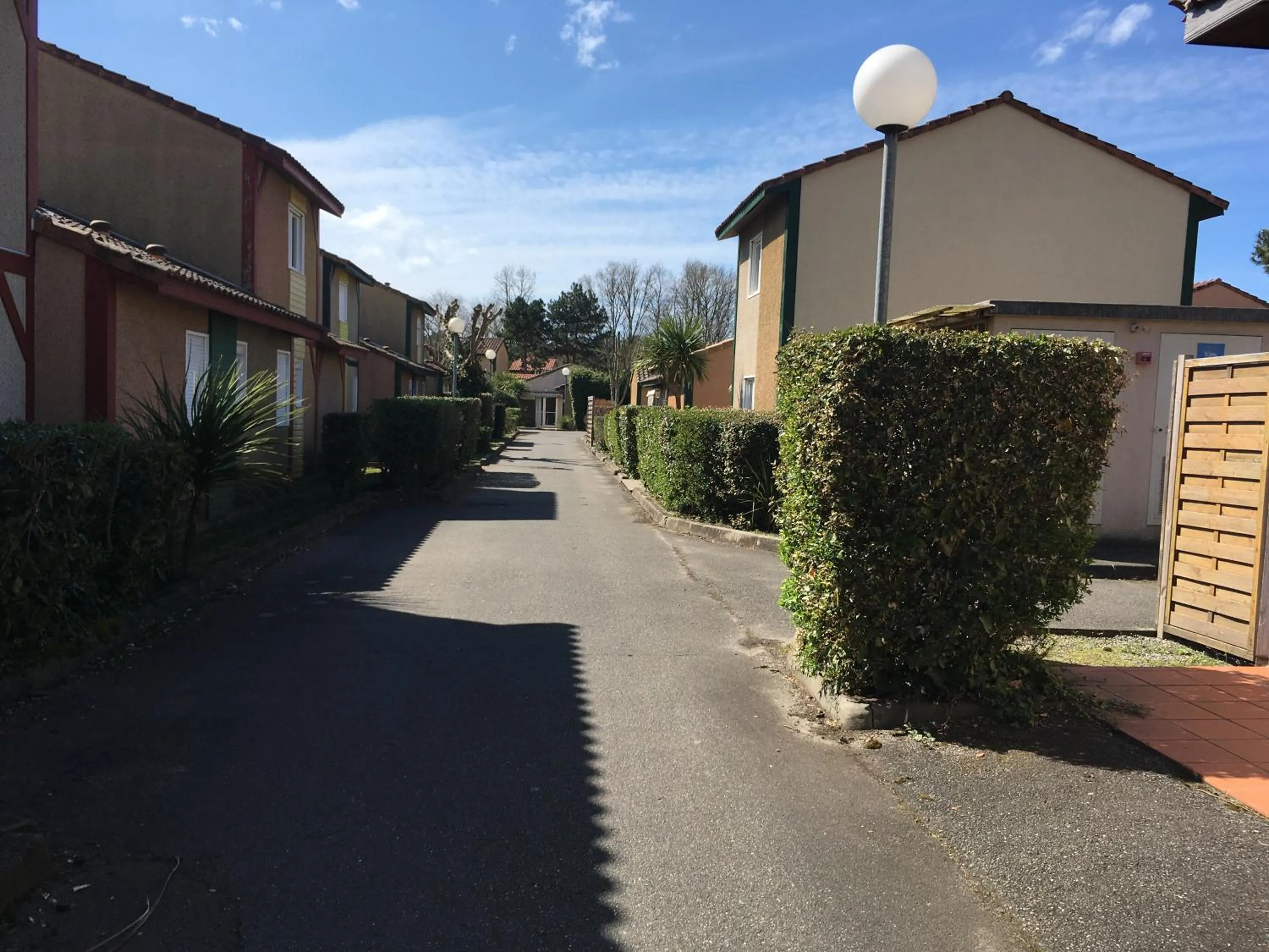 Property building in Résidence Mes Amours d'Enfants - Les Villas du Lac