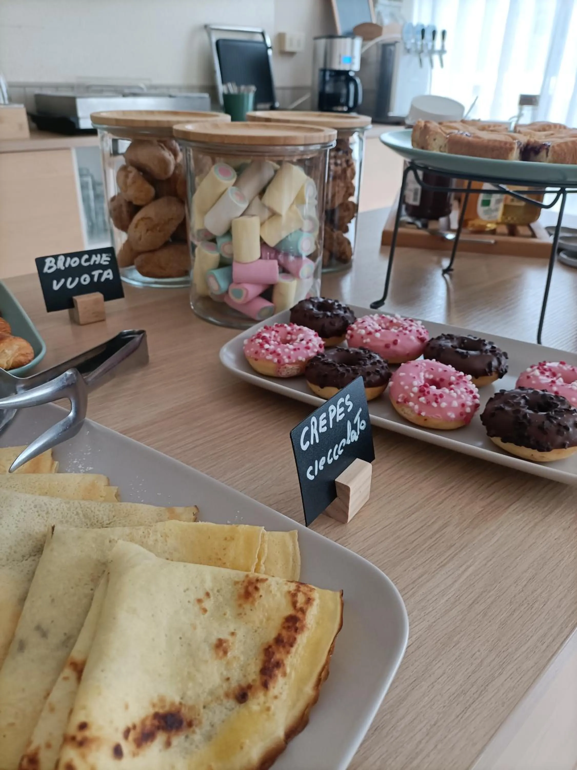 Food and drinks in Hotel Villa Perazzini