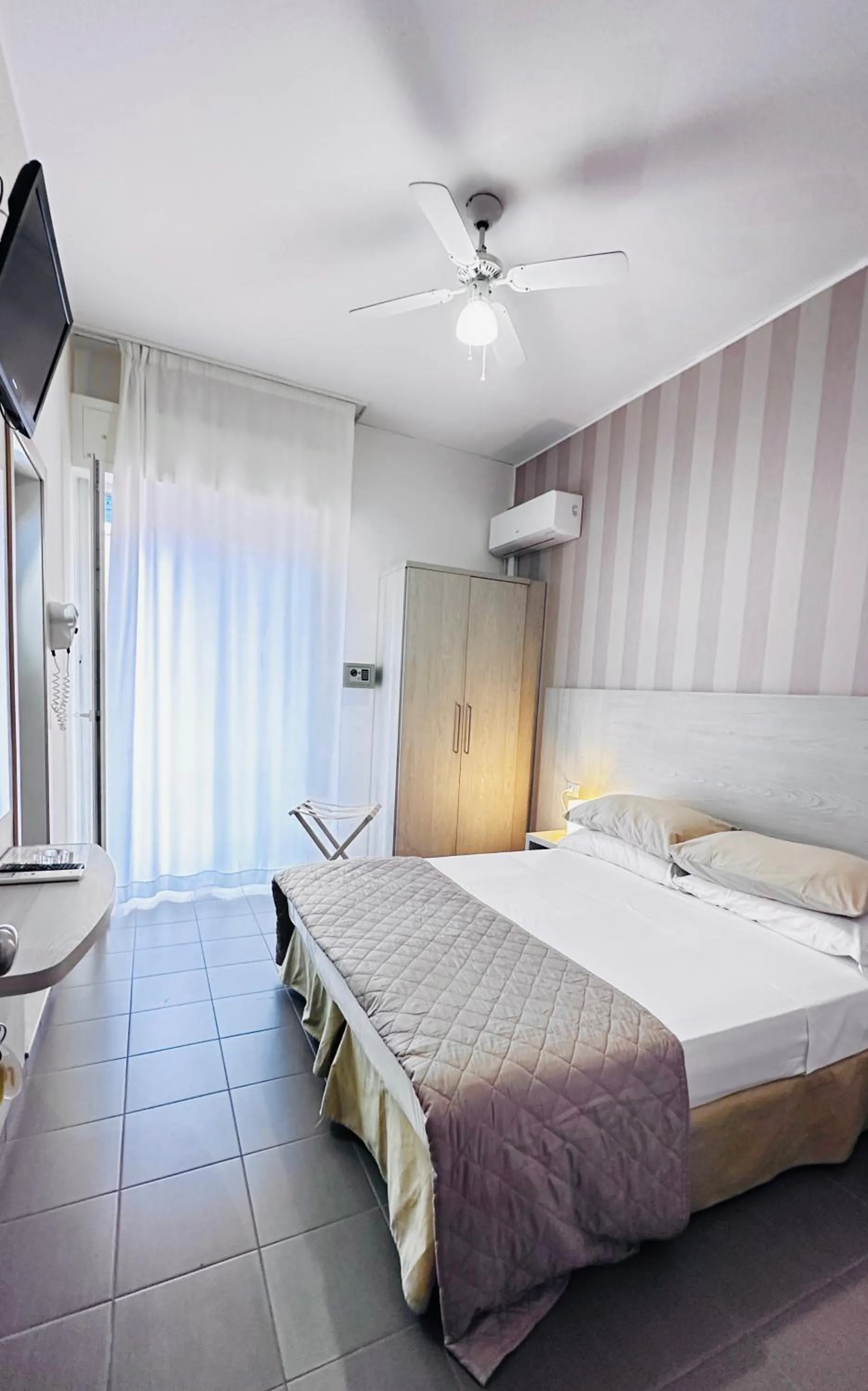 Bedroom, Bed in Hotel Villa Perazzini