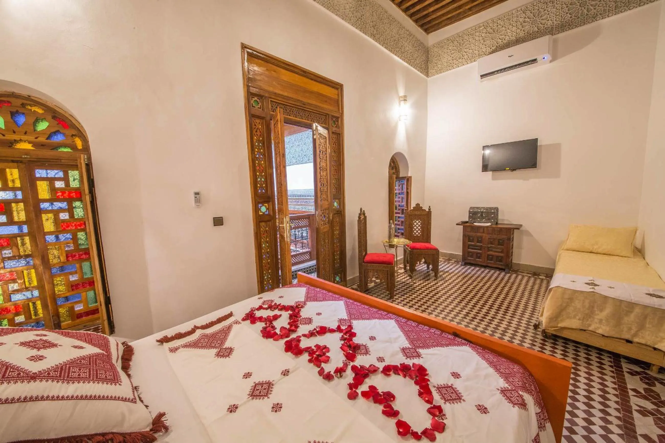 Bed in Riad Ouliya