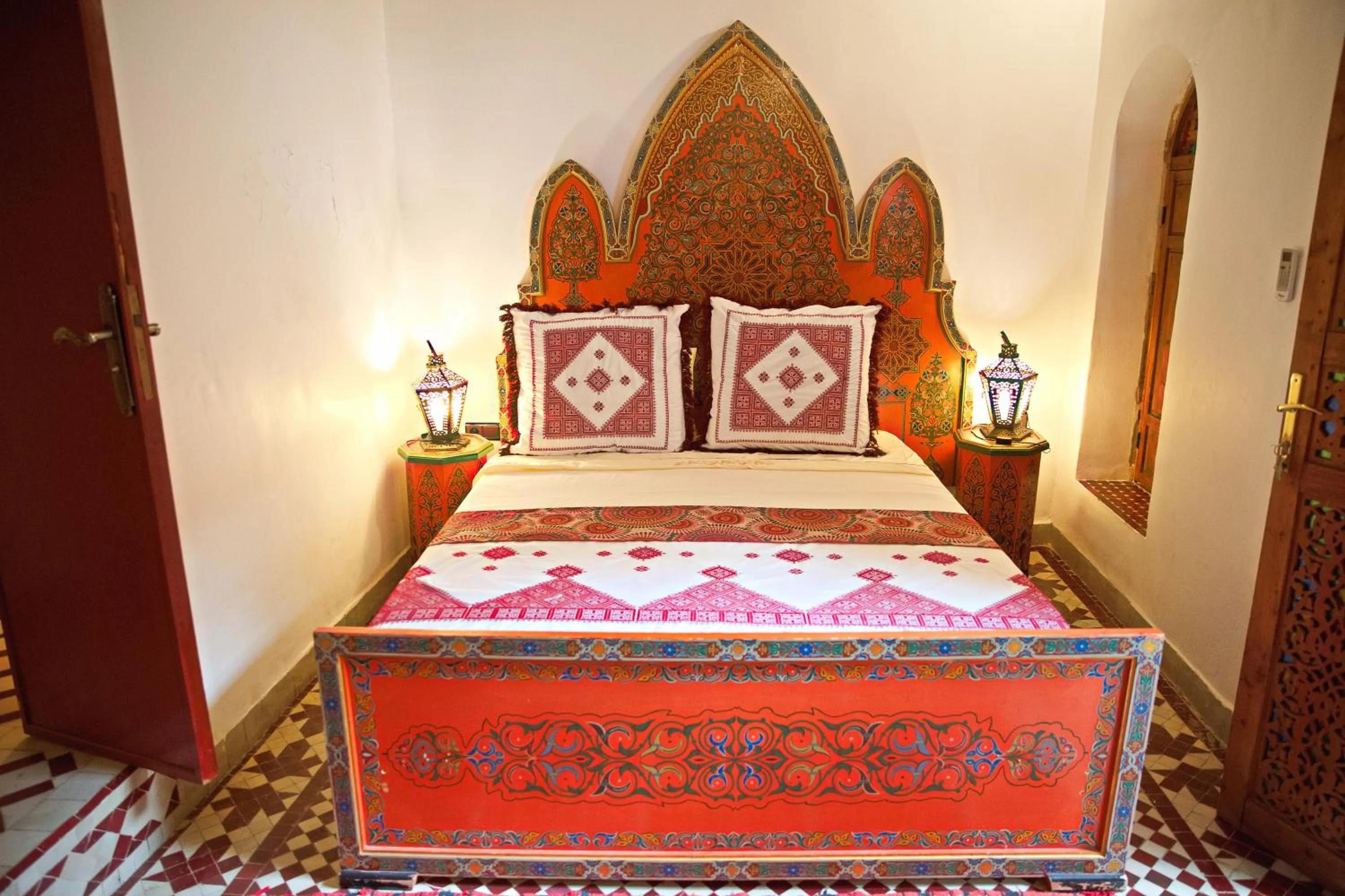 Bed in Riad Ouliya