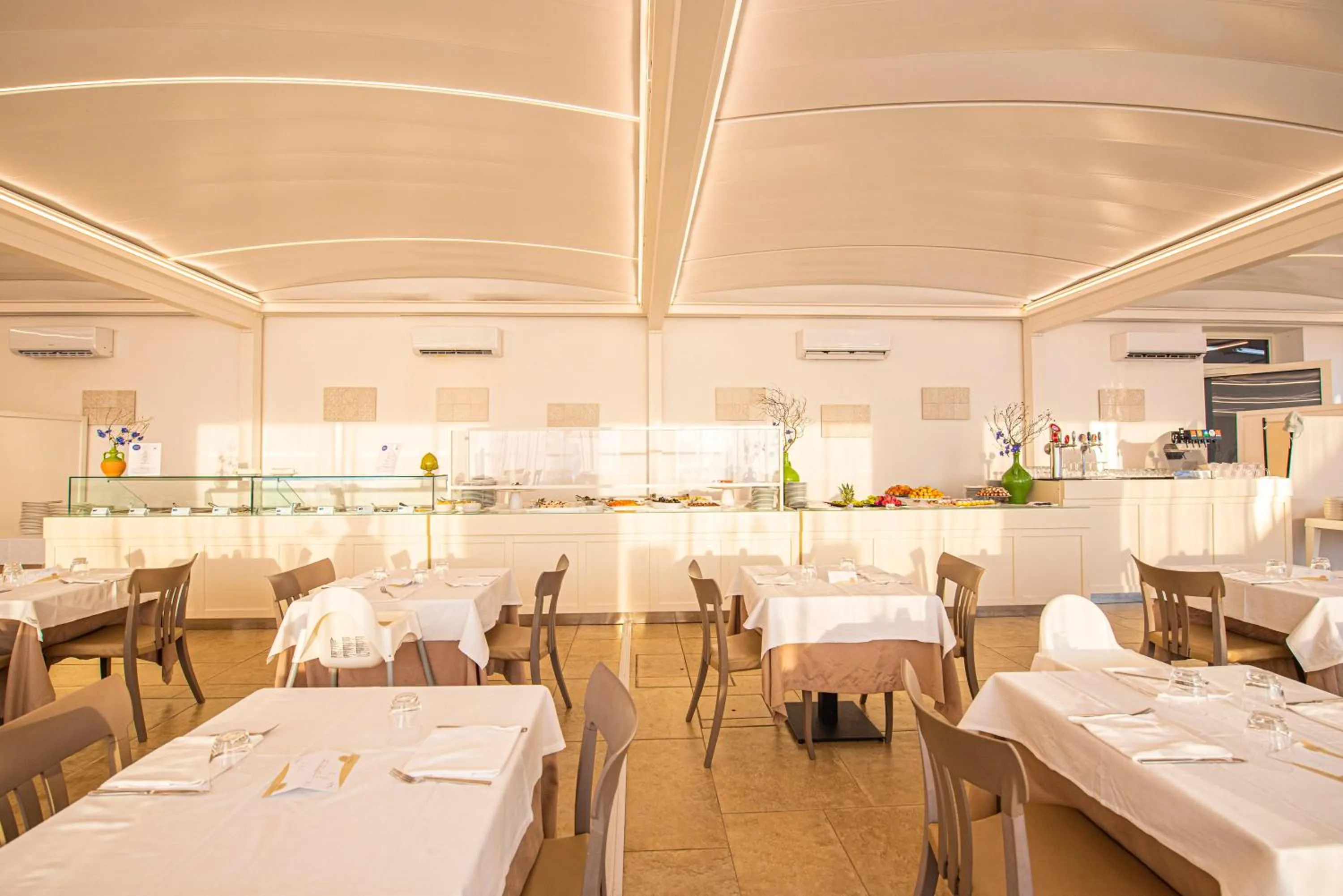Restaurant/places to eat in Relais Masseria Le Cesine - CDSHotels