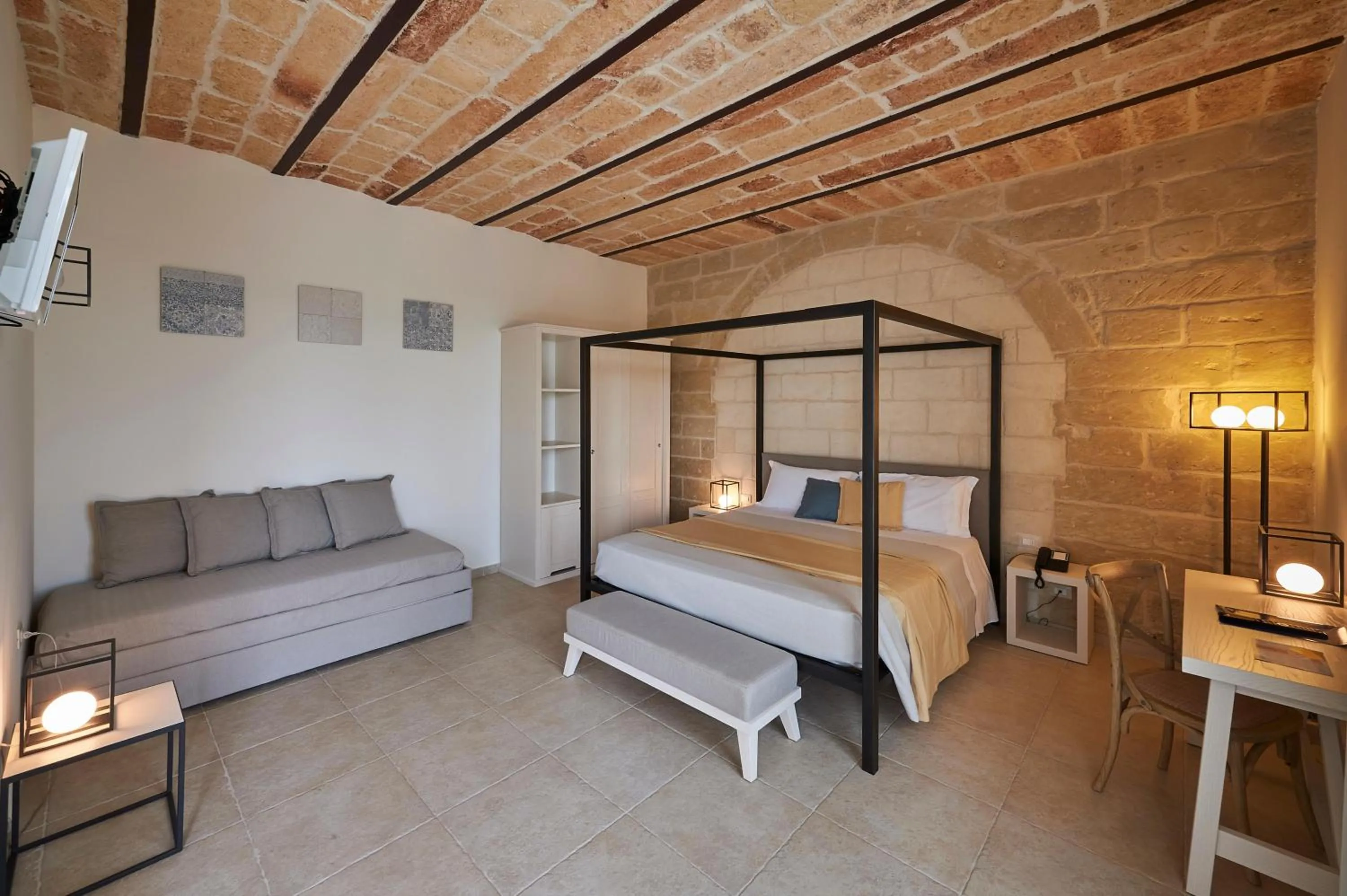Bed in Relais Masseria Le Cesine - CDSHotels