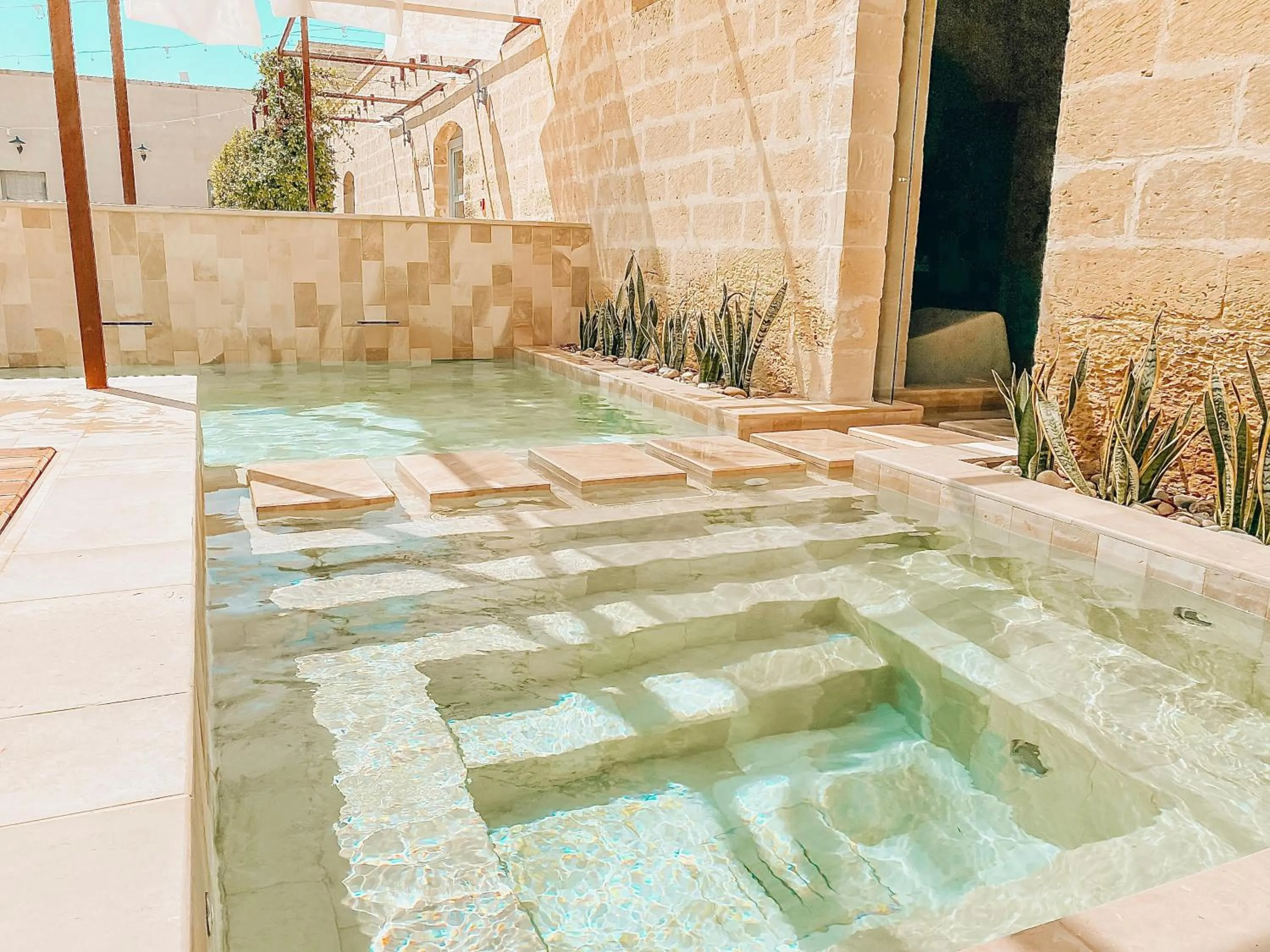 Hot Tub in Relais Masseria Le Cesine - CDSHotels