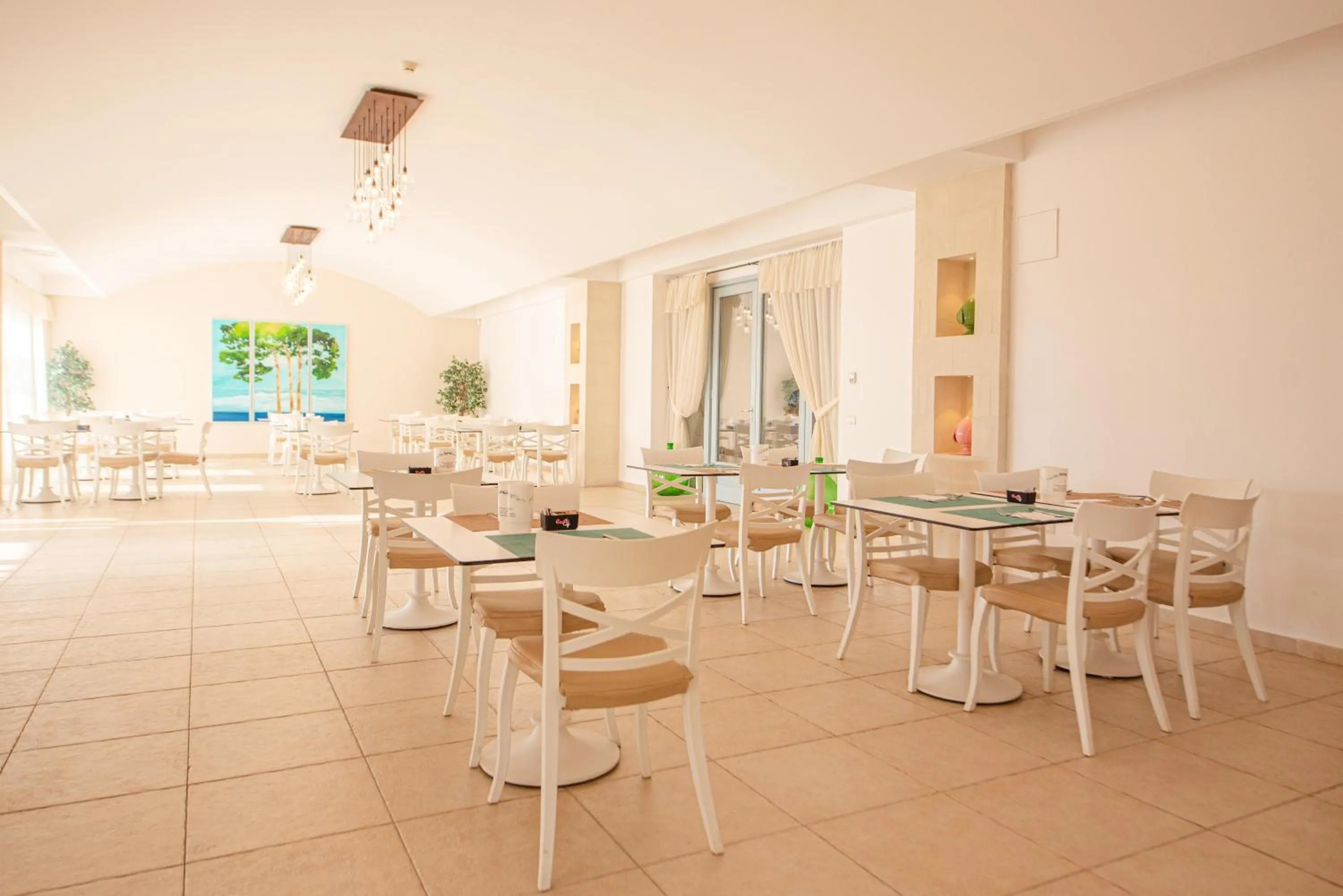 Restaurant/places to eat in Relais Masseria Le Cesine - CDSHotels