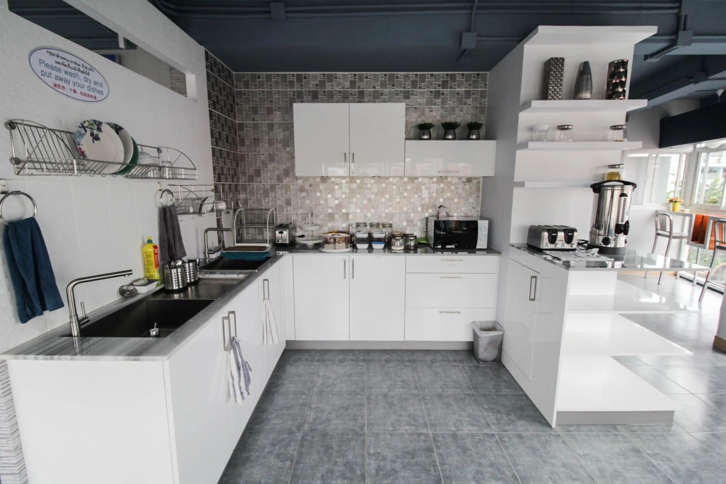 Kitchen or kitchenette in The Moon Hostel Huahin