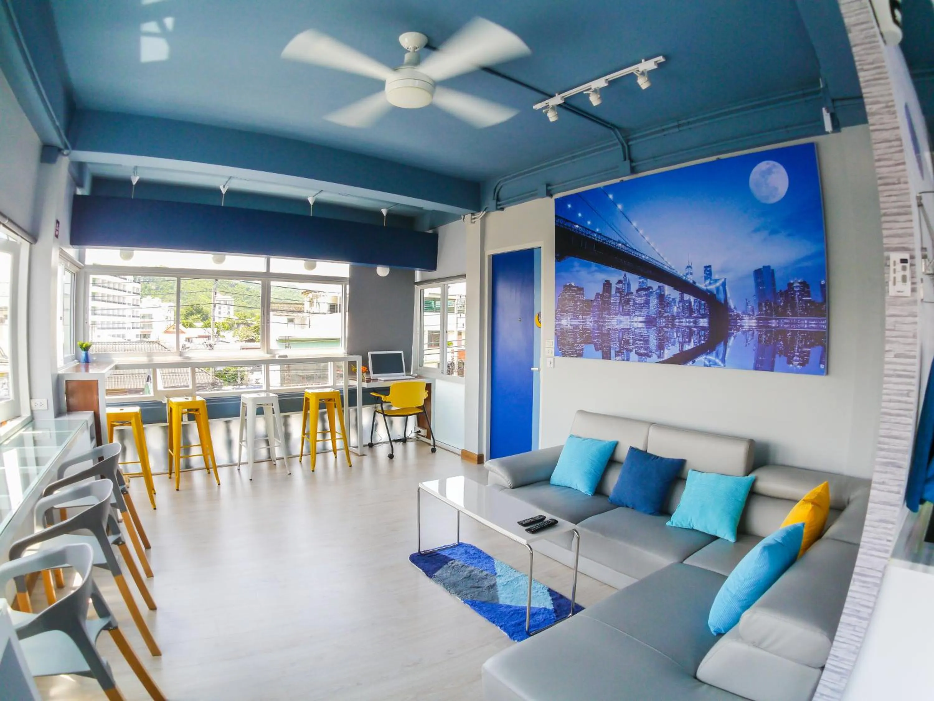 Restaurant/places to eat in The Moon Hostel Huahin