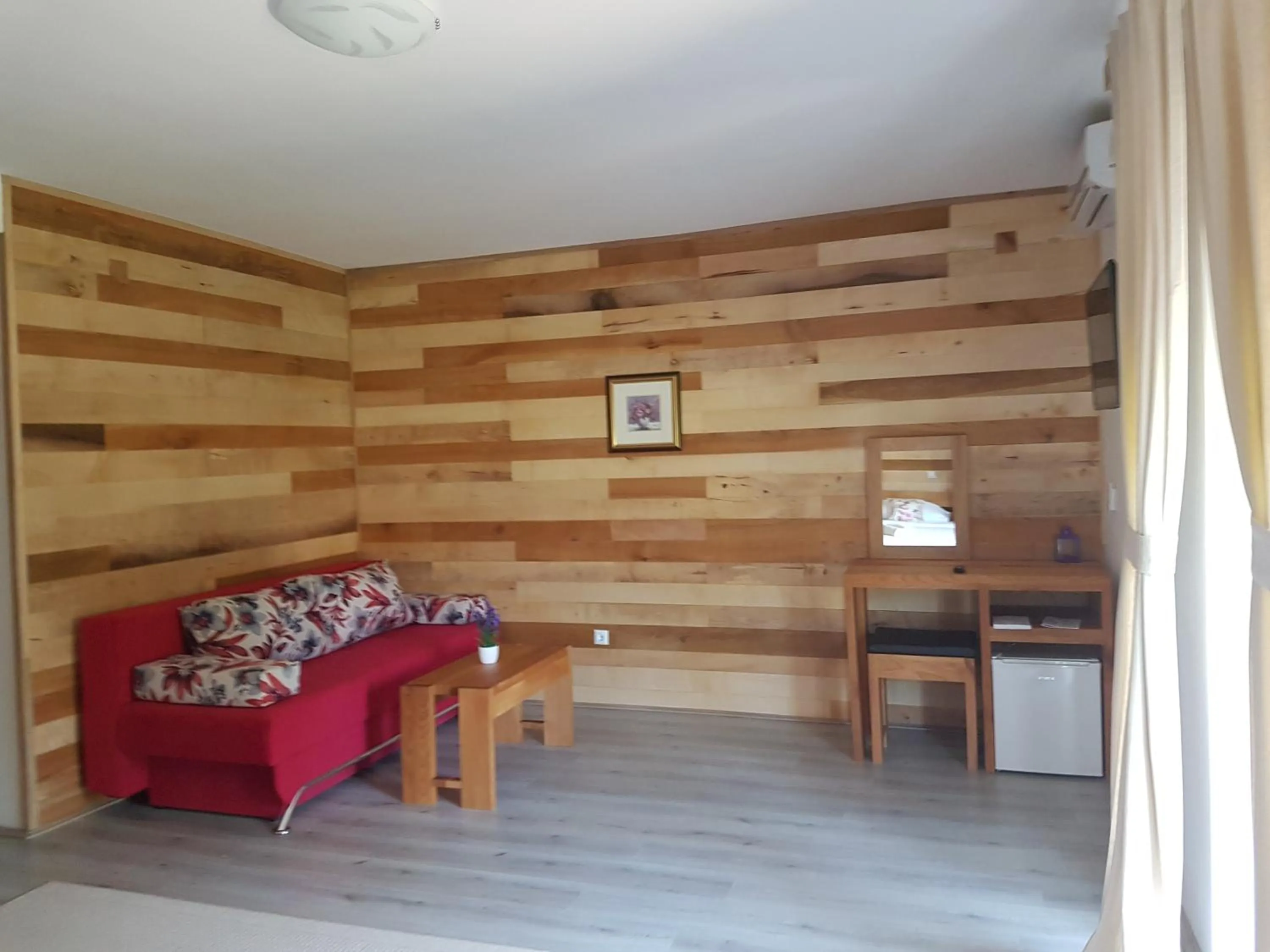 Photo of the whole room in Villa Stone