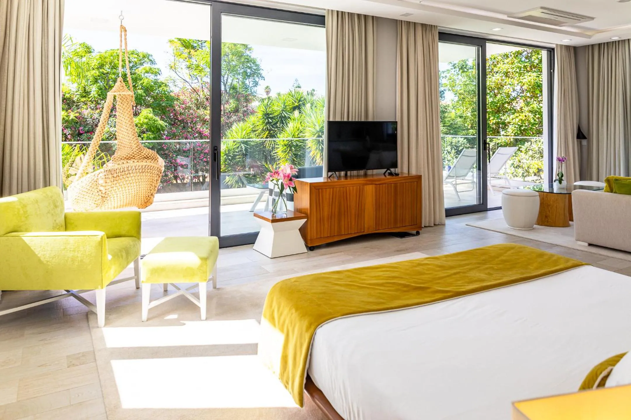 Deluxe One-Bedroom Apartment in Fazenda Viegas