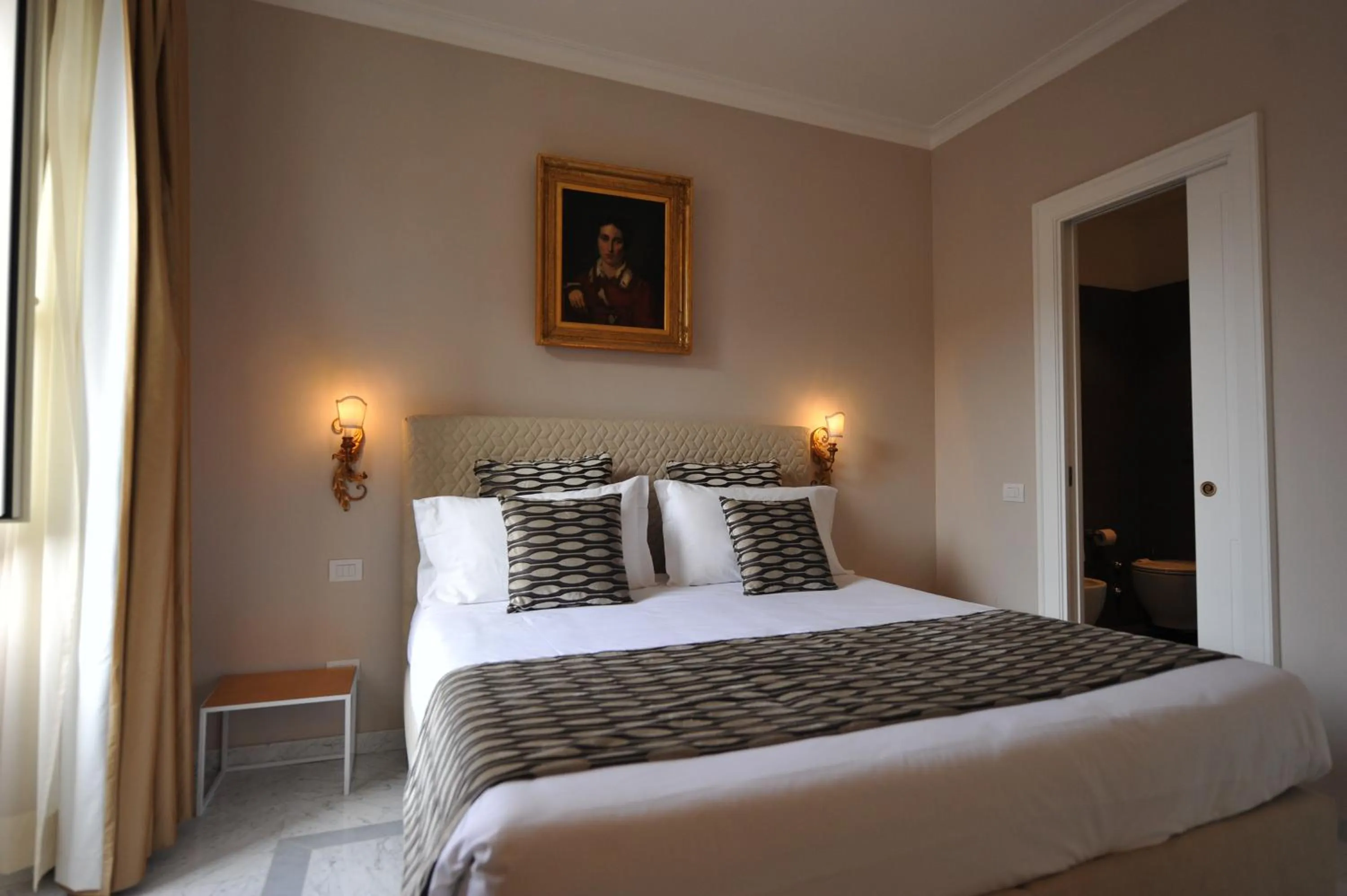 Bedroom, Bed in Angel Spagna Suite