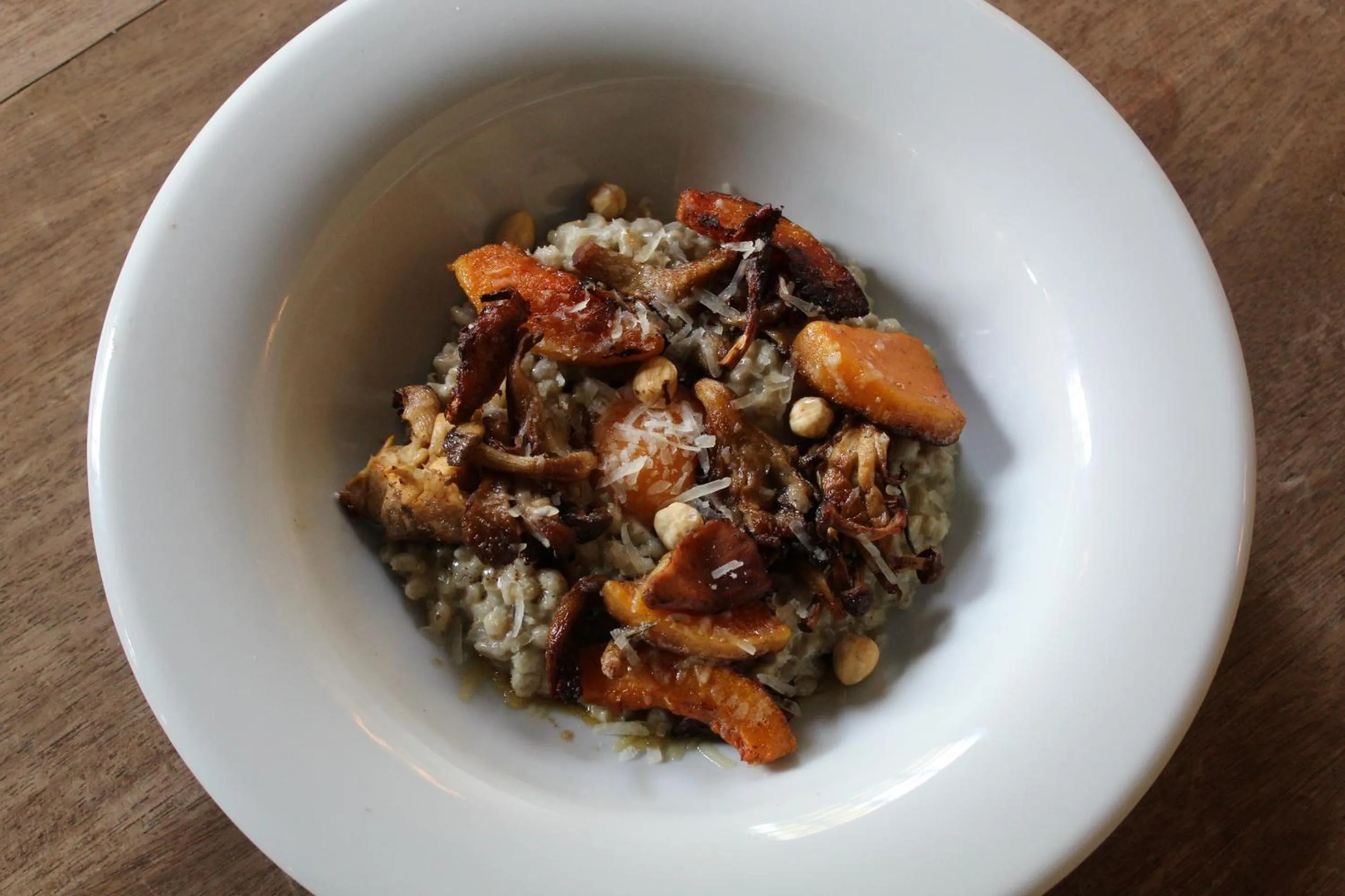 Food and drinks in The Dog & Gun Inn