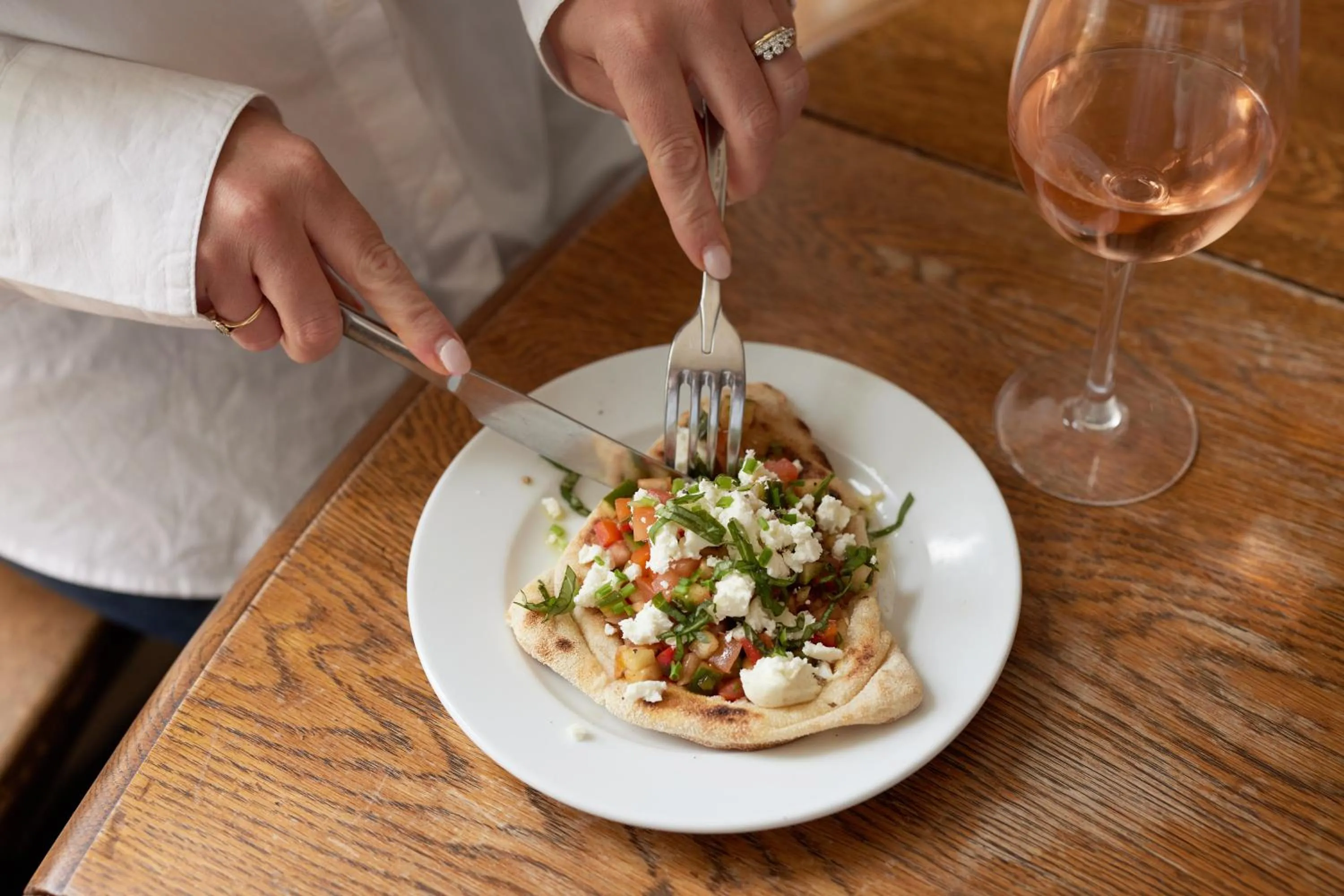 Food and drinks in The Dog & Gun Inn