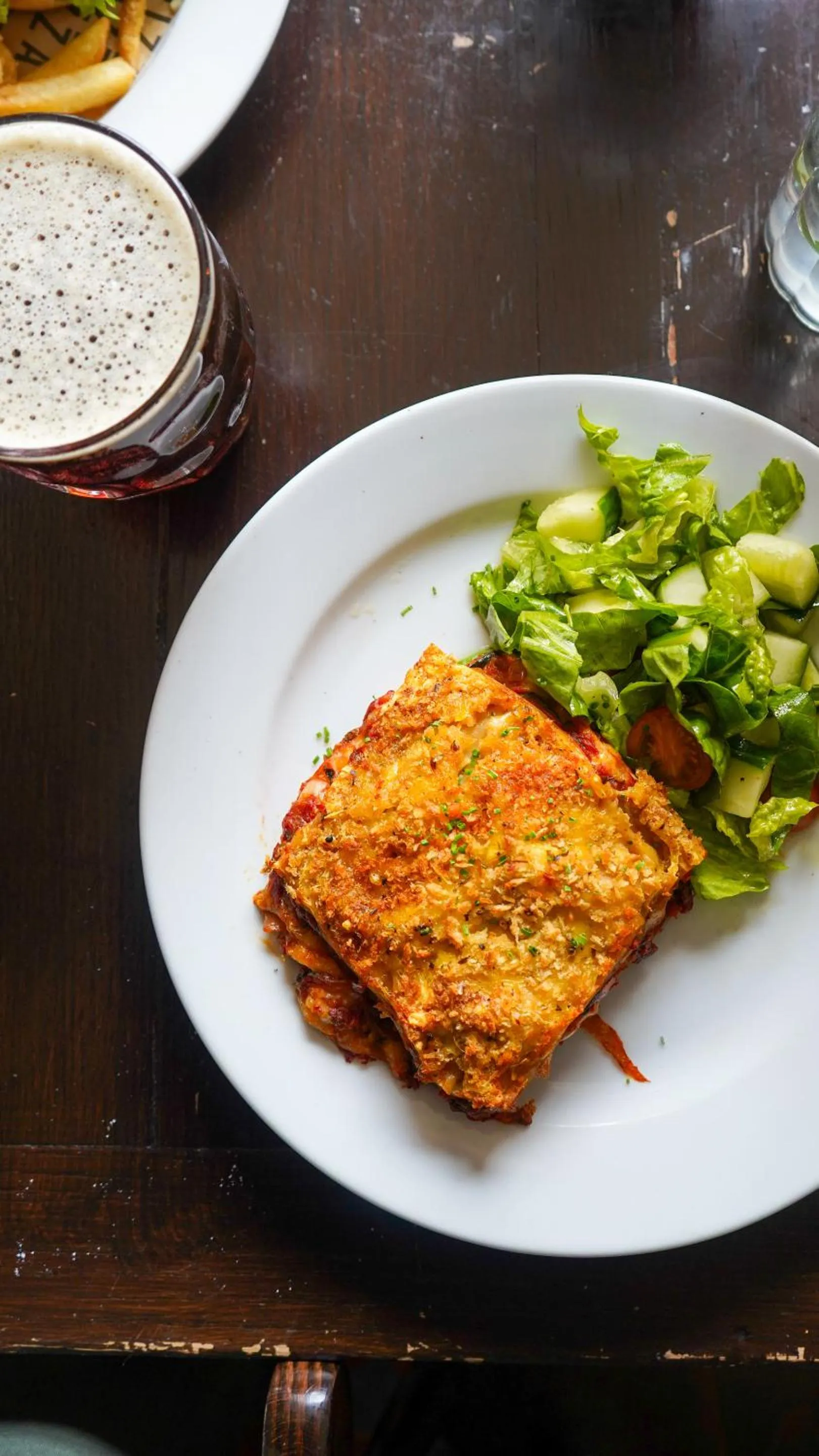 Food and drinks in The Dog & Gun Inn