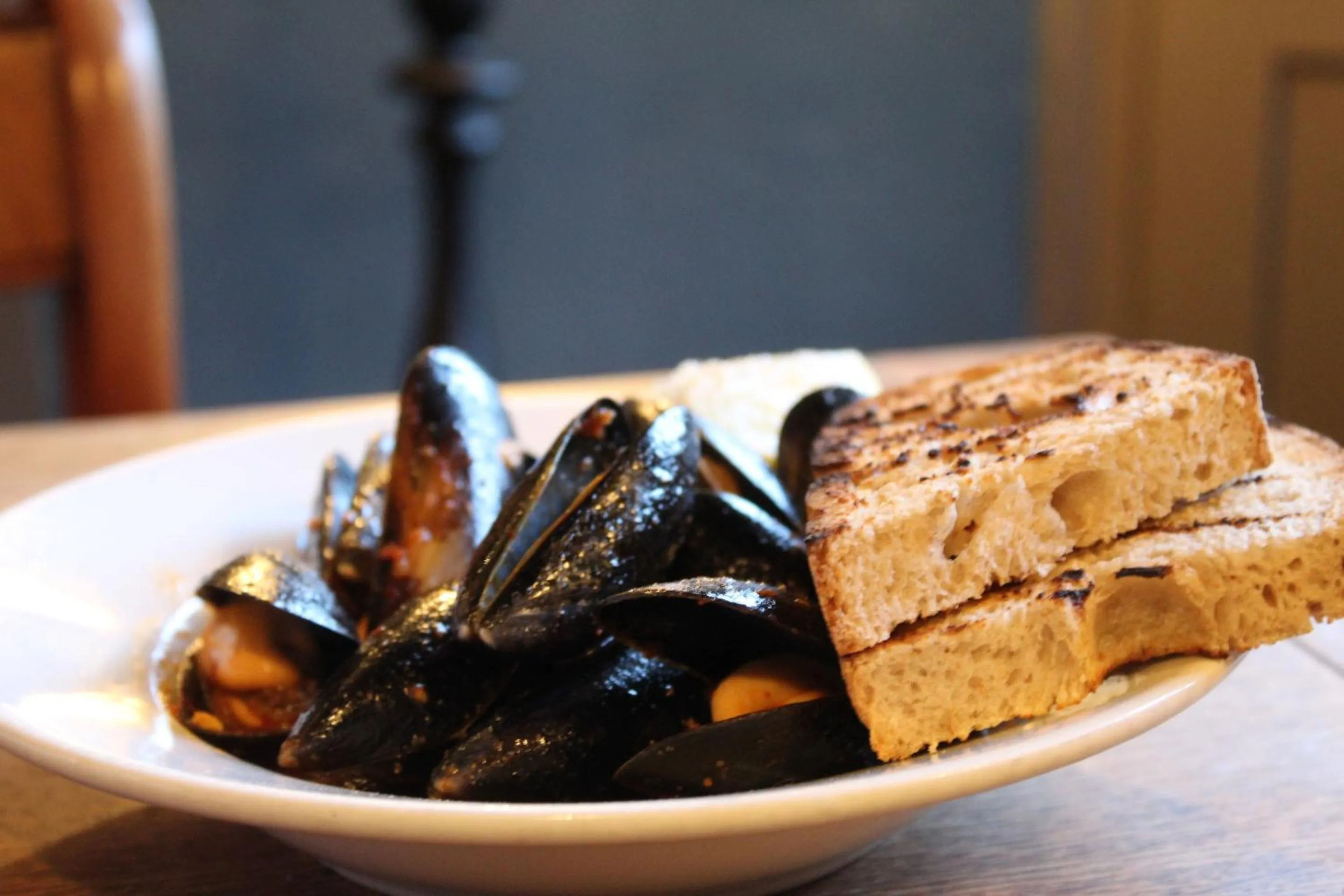 Food and drinks in The Dog & Gun Inn