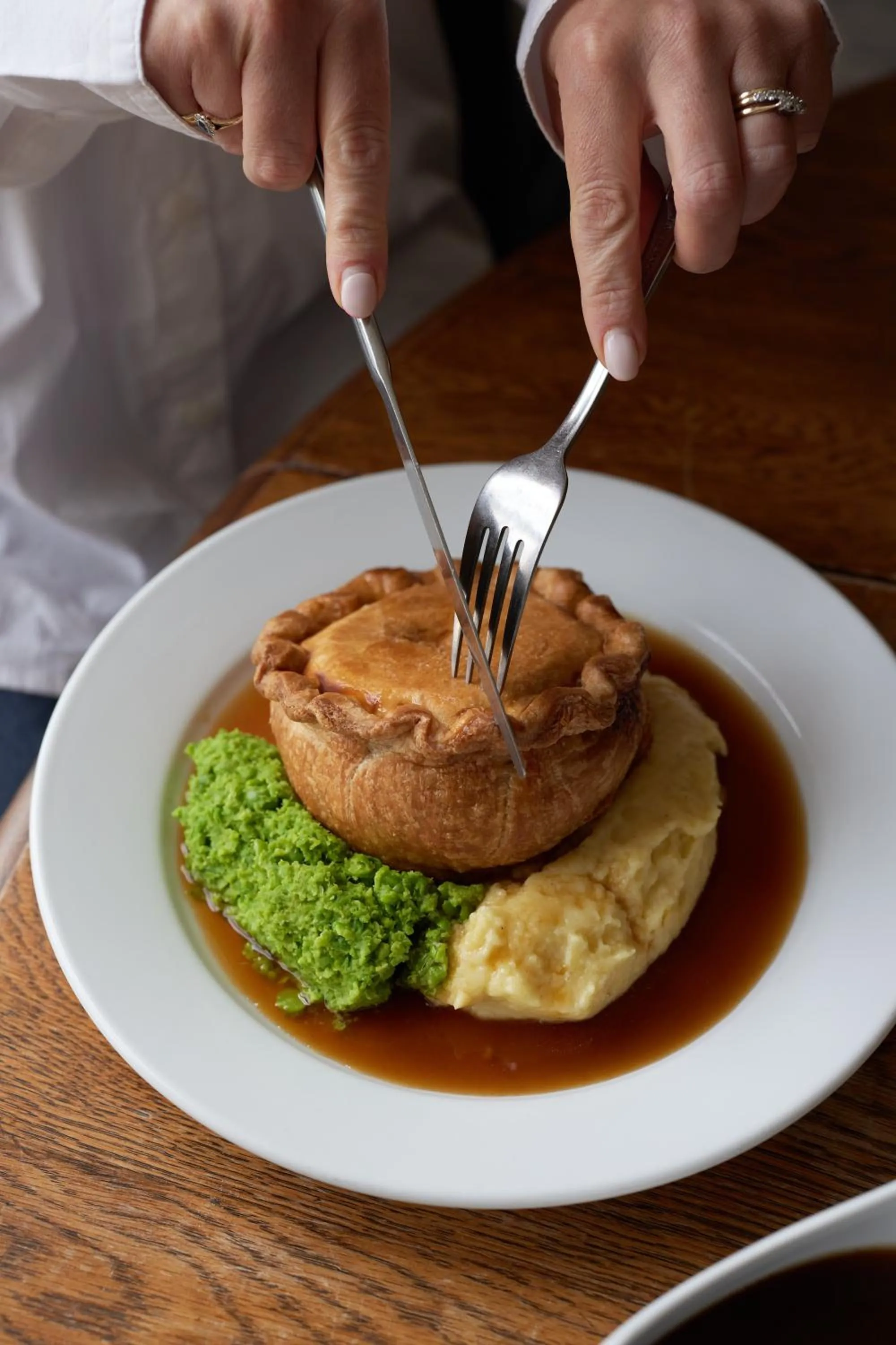 Food and drinks in The Dog & Gun Inn