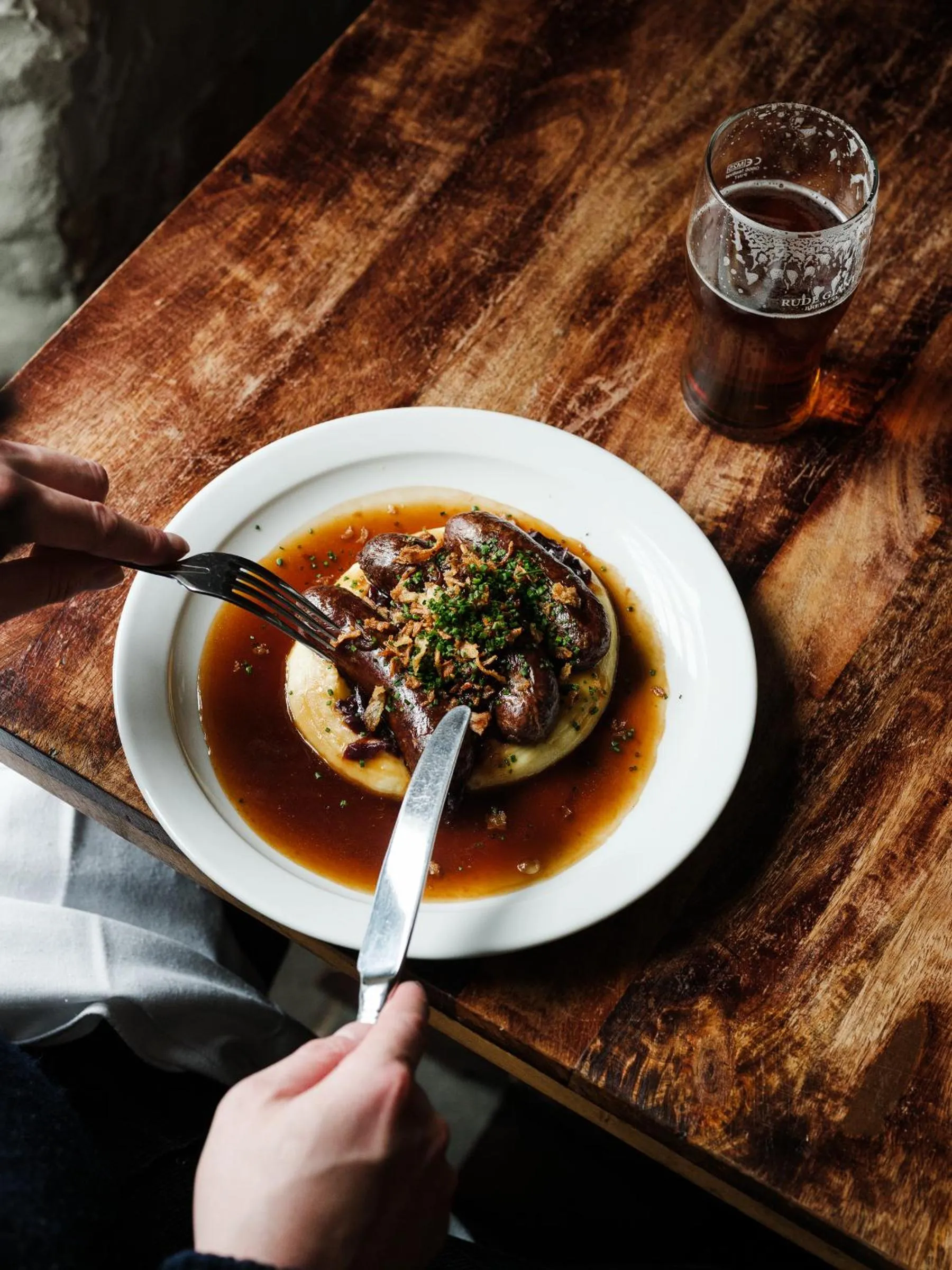 Food and drinks in The Dog and Gun