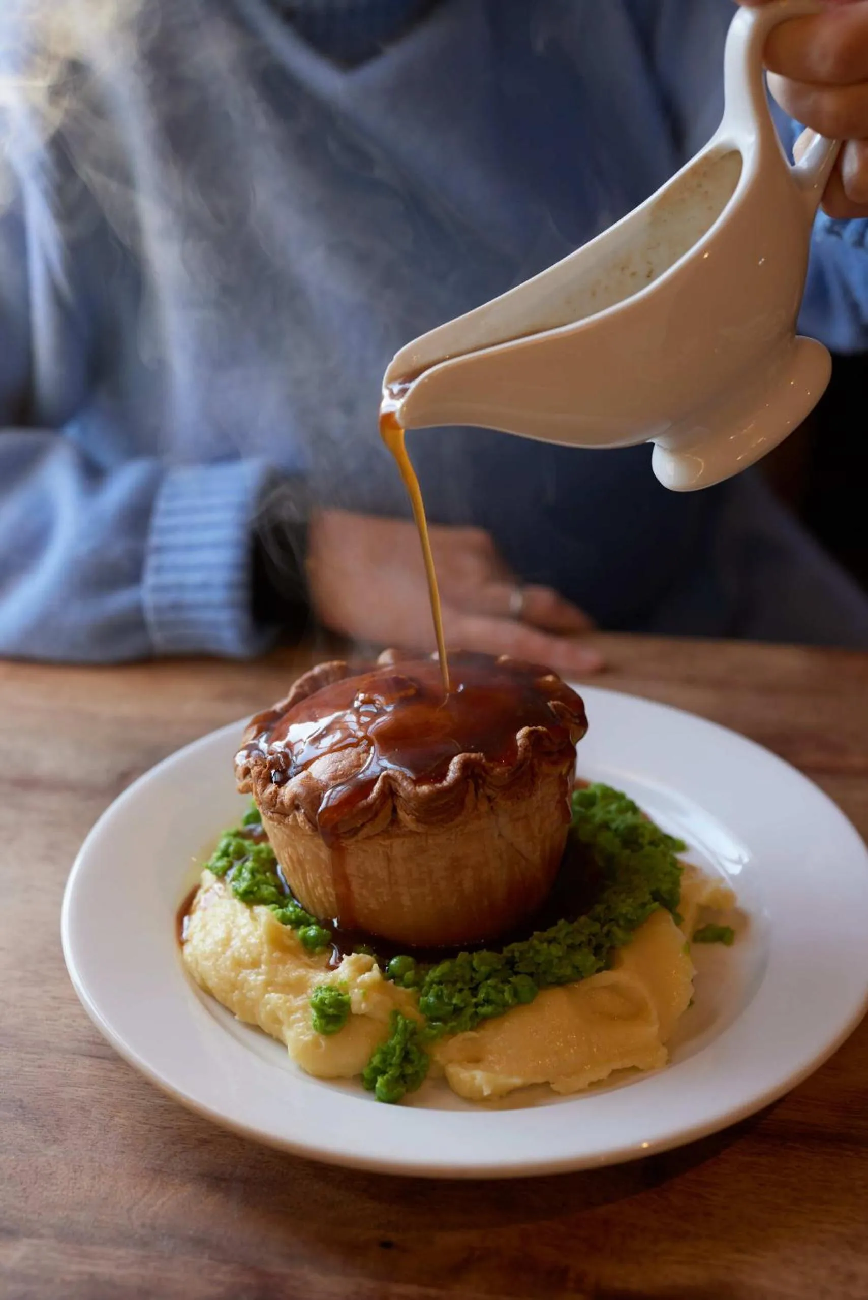 Food and drinks in The Dog & Gun Inn