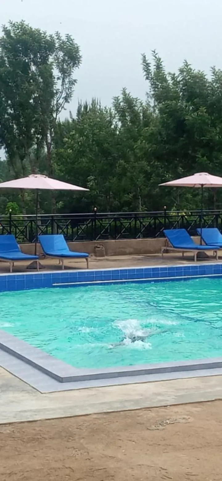 Swimming pool in Jabali Country Lodge