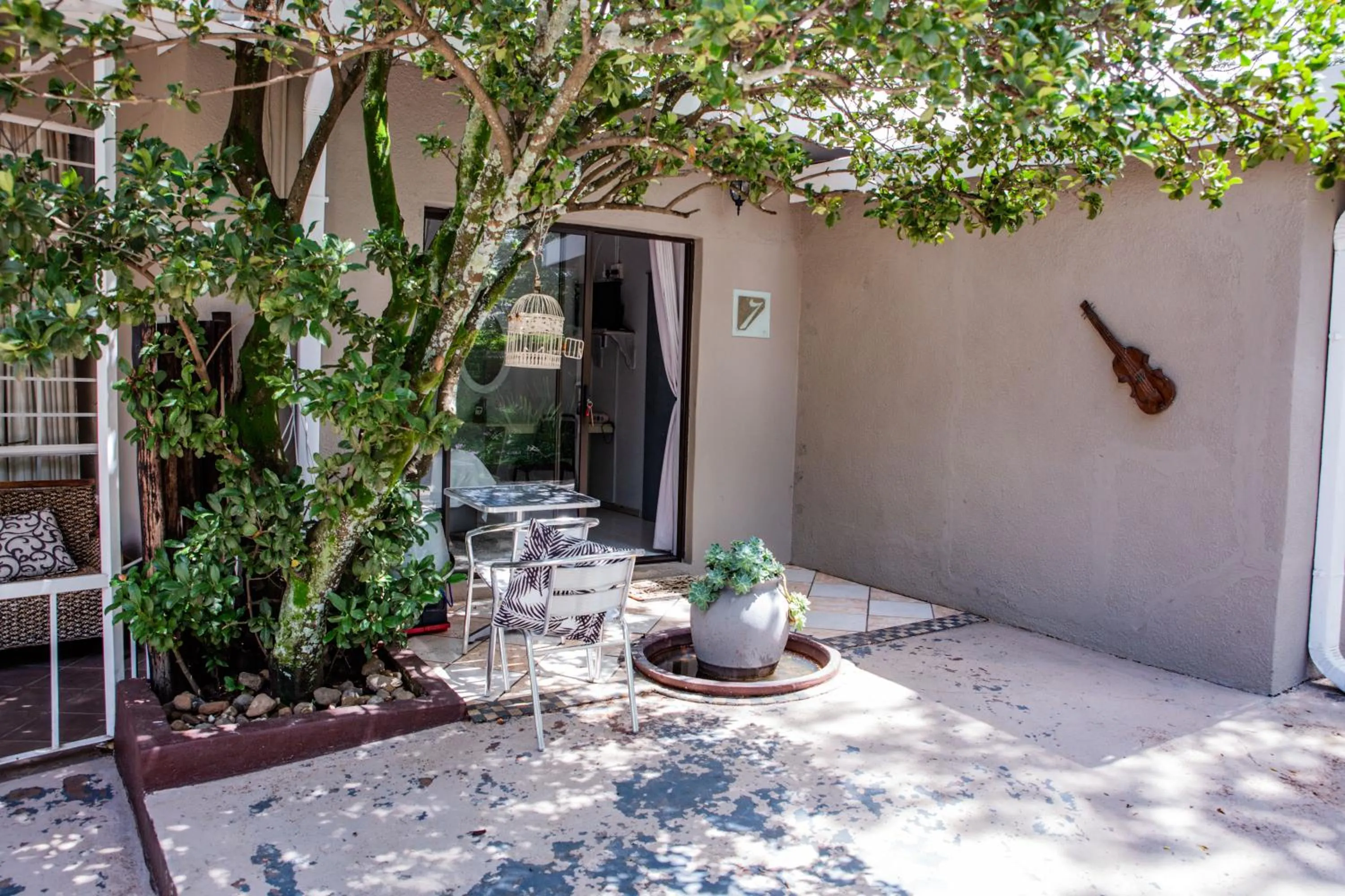 Woodpecker Guesthouse