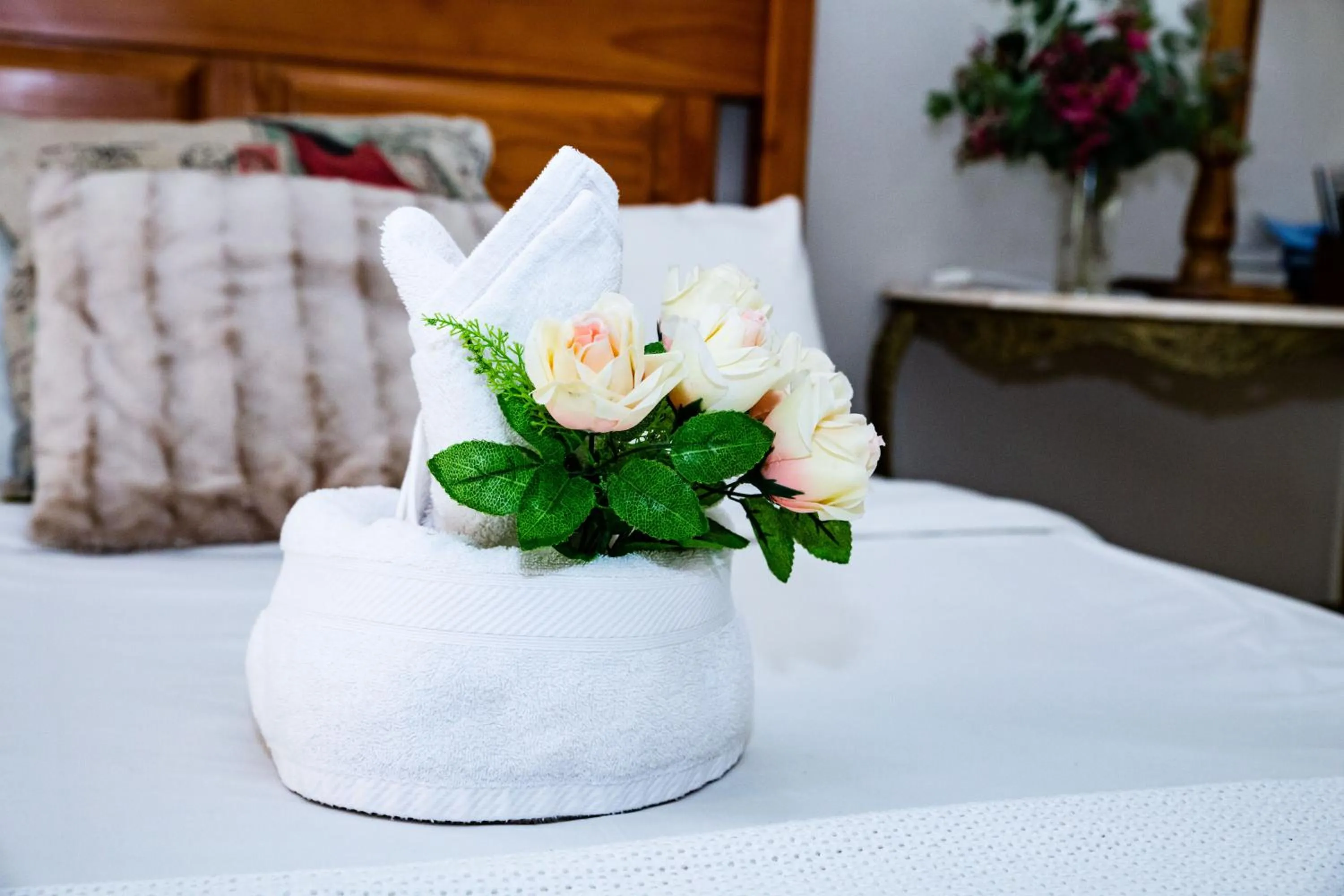 Bed in Woodpecker Guesthouse