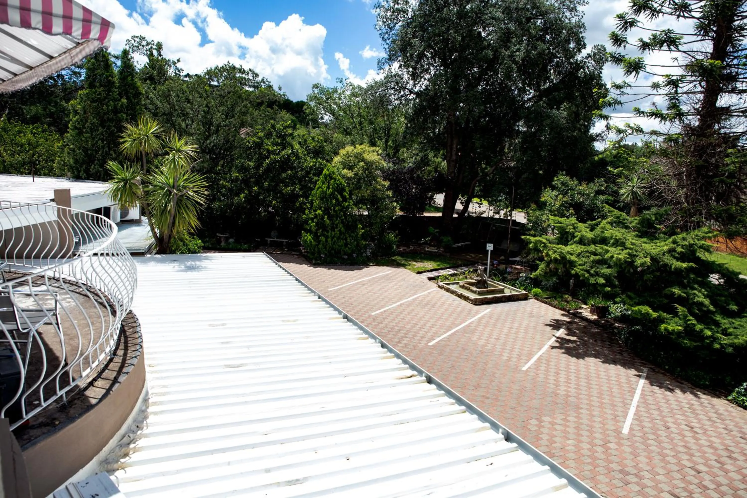 Woodpecker Guesthouse