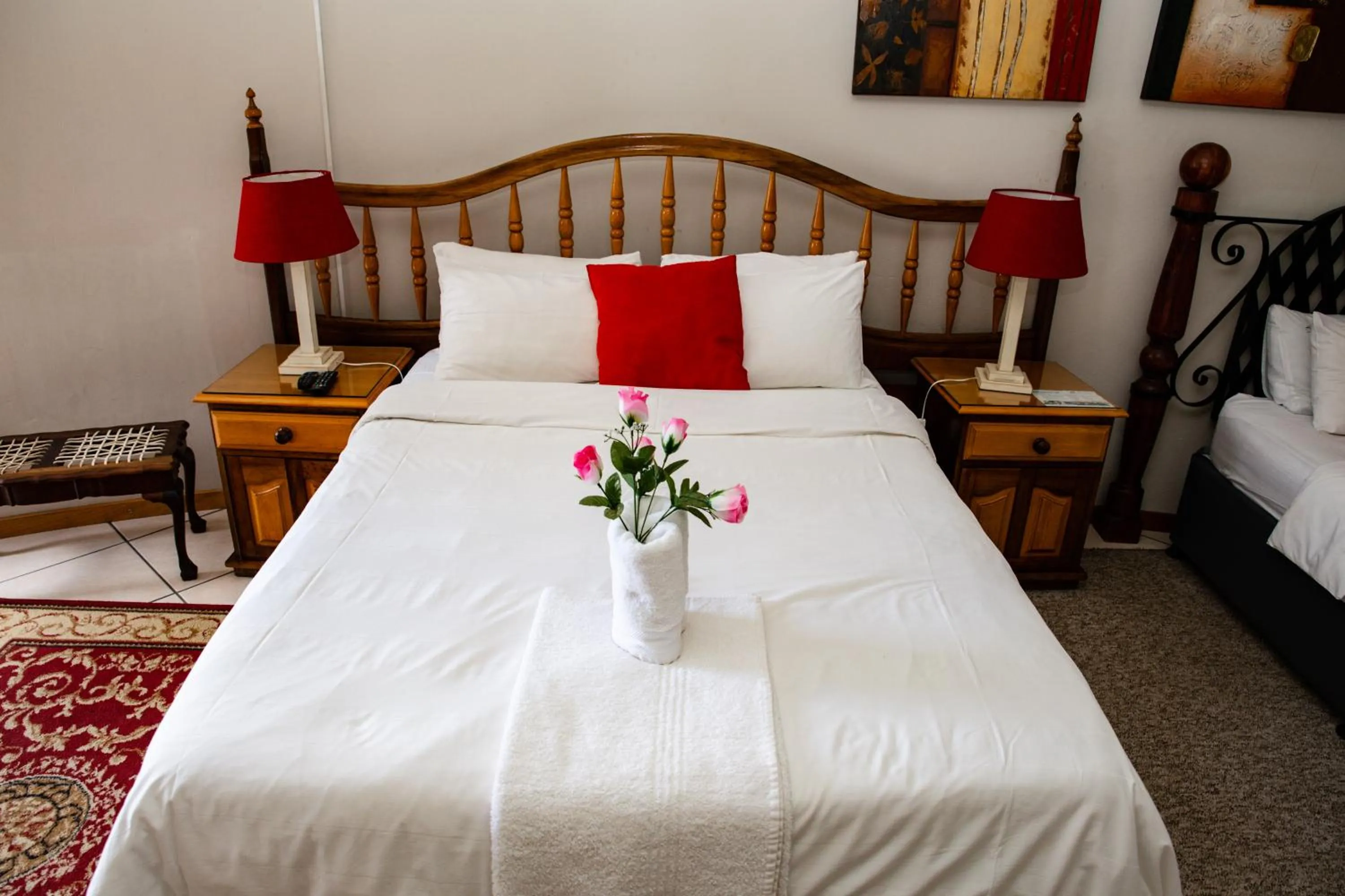 Bed in Woodpecker Guesthouse