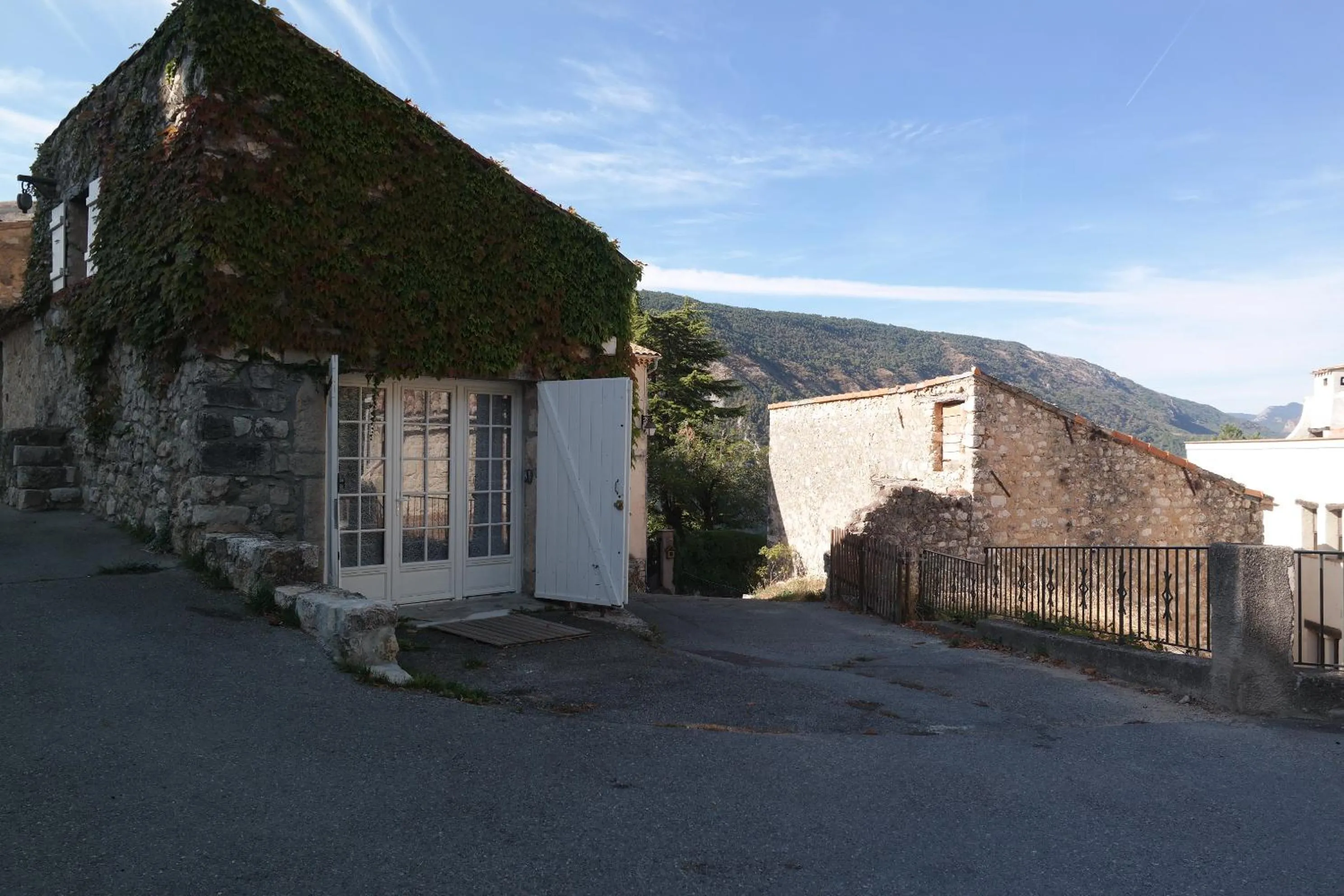 Au Pied du Château