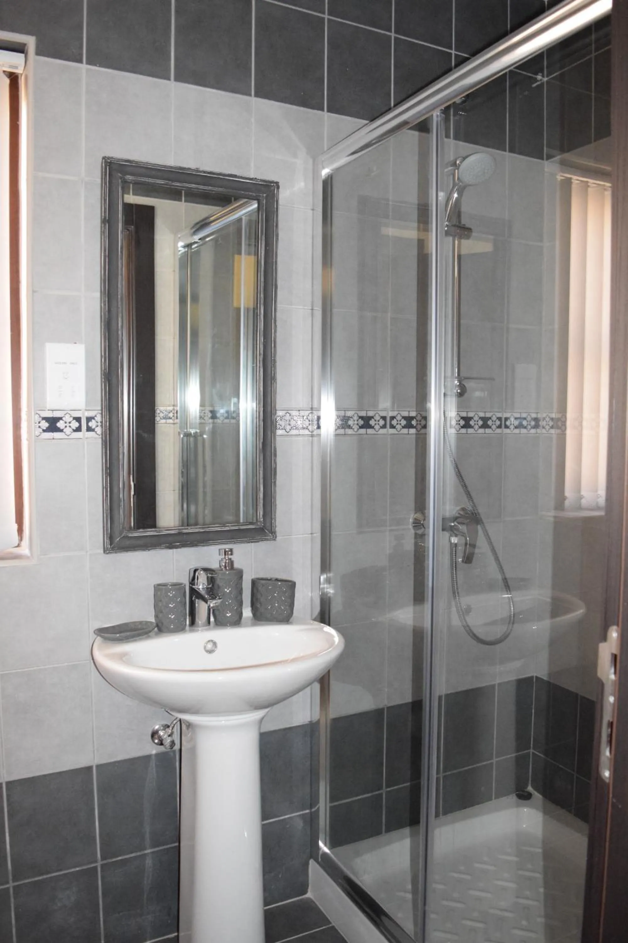 Shower in Il-Bukkett B&B