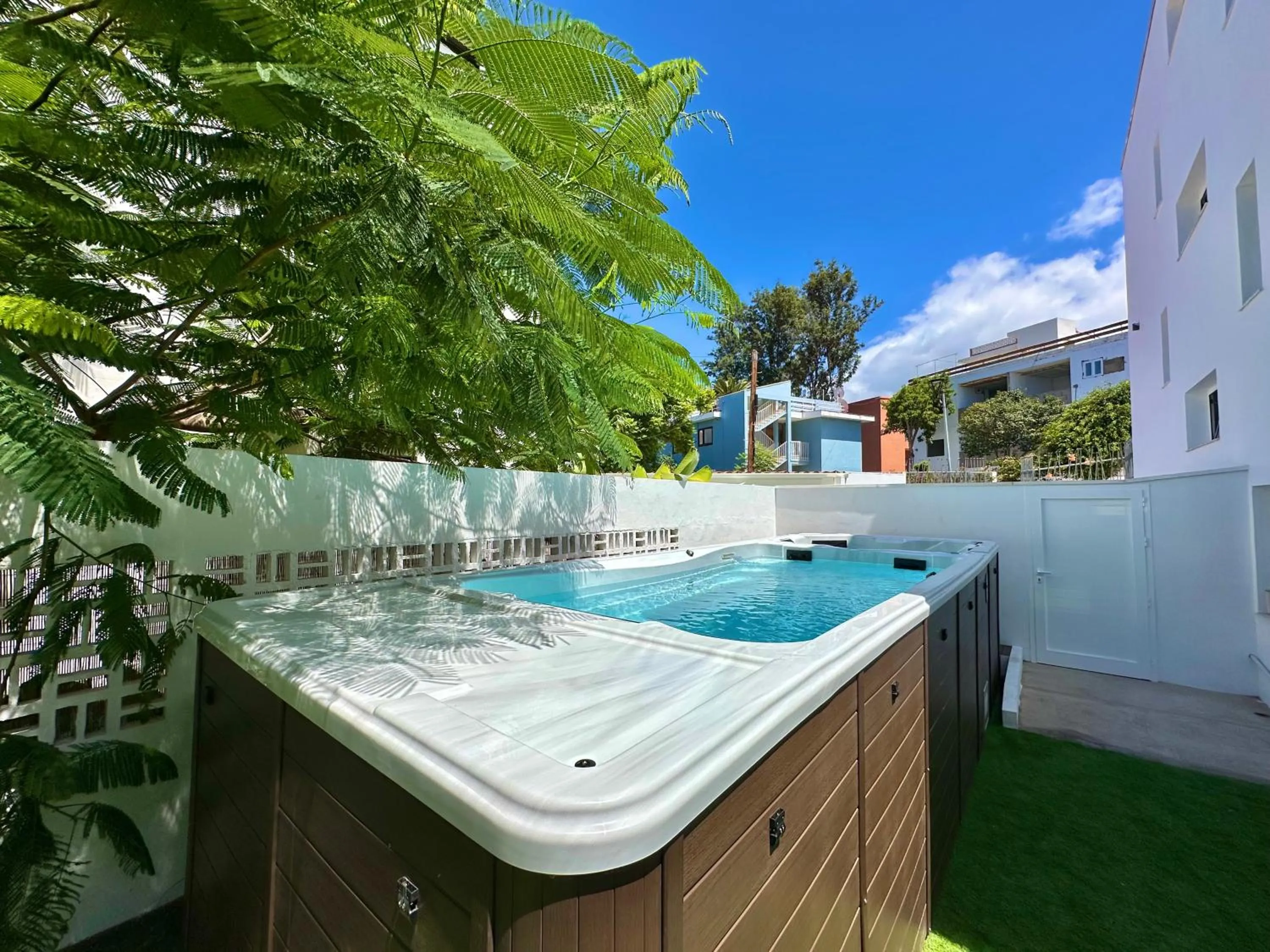 Restaurant/places to eat in The Blue Corner Apartments