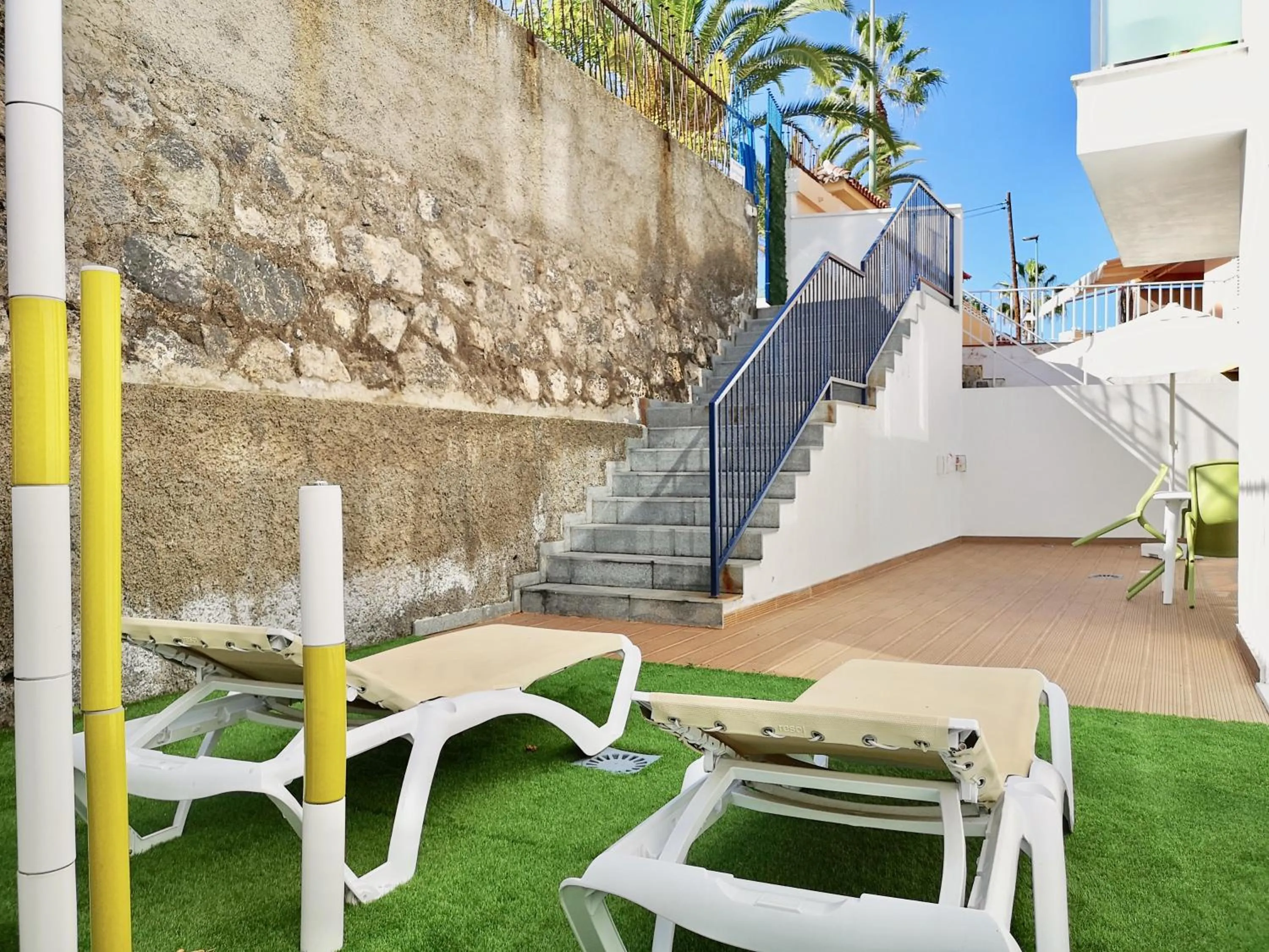 Restaurant/places to eat in The Blue Corner Apartments