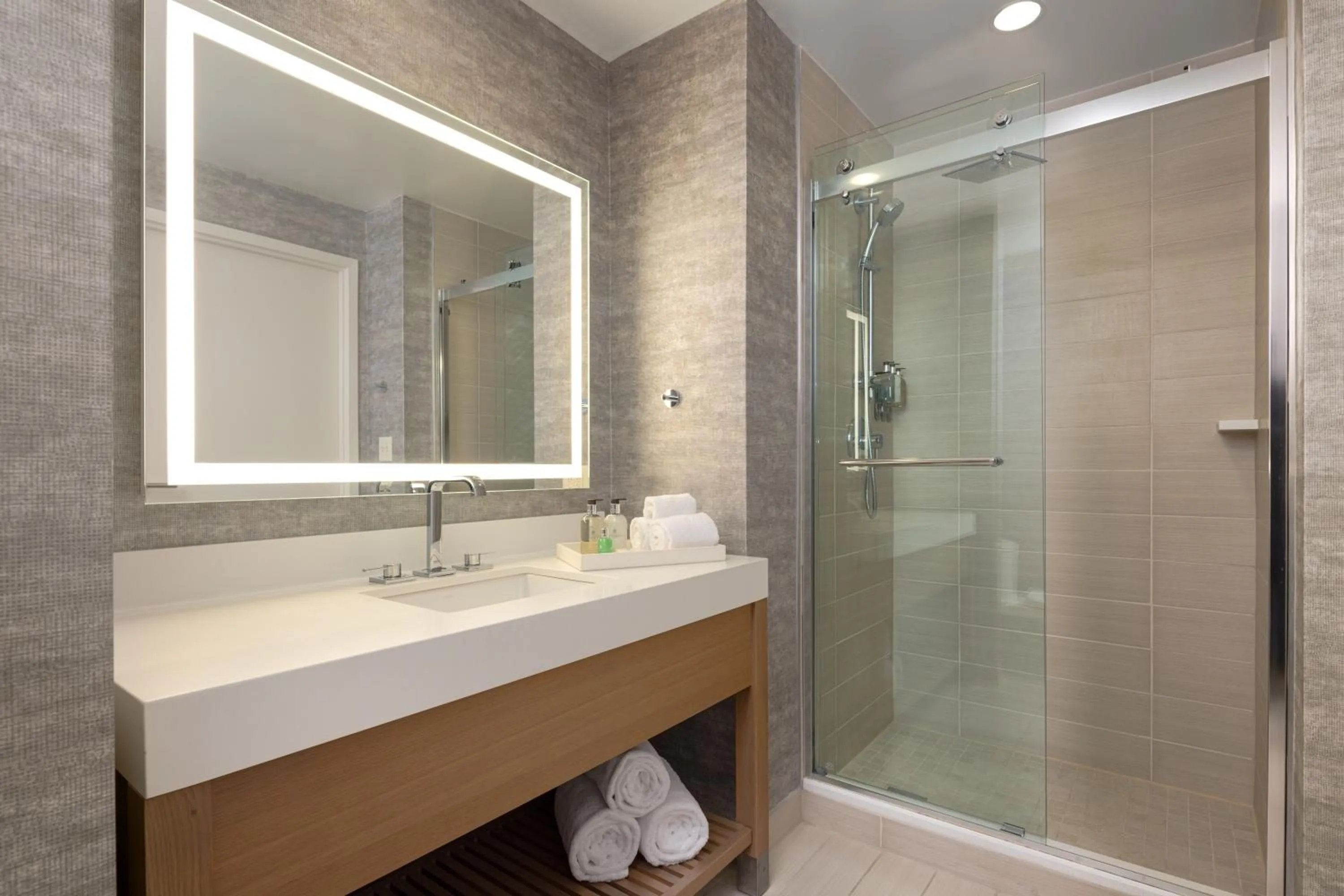 Shower in JB Duke Hotel