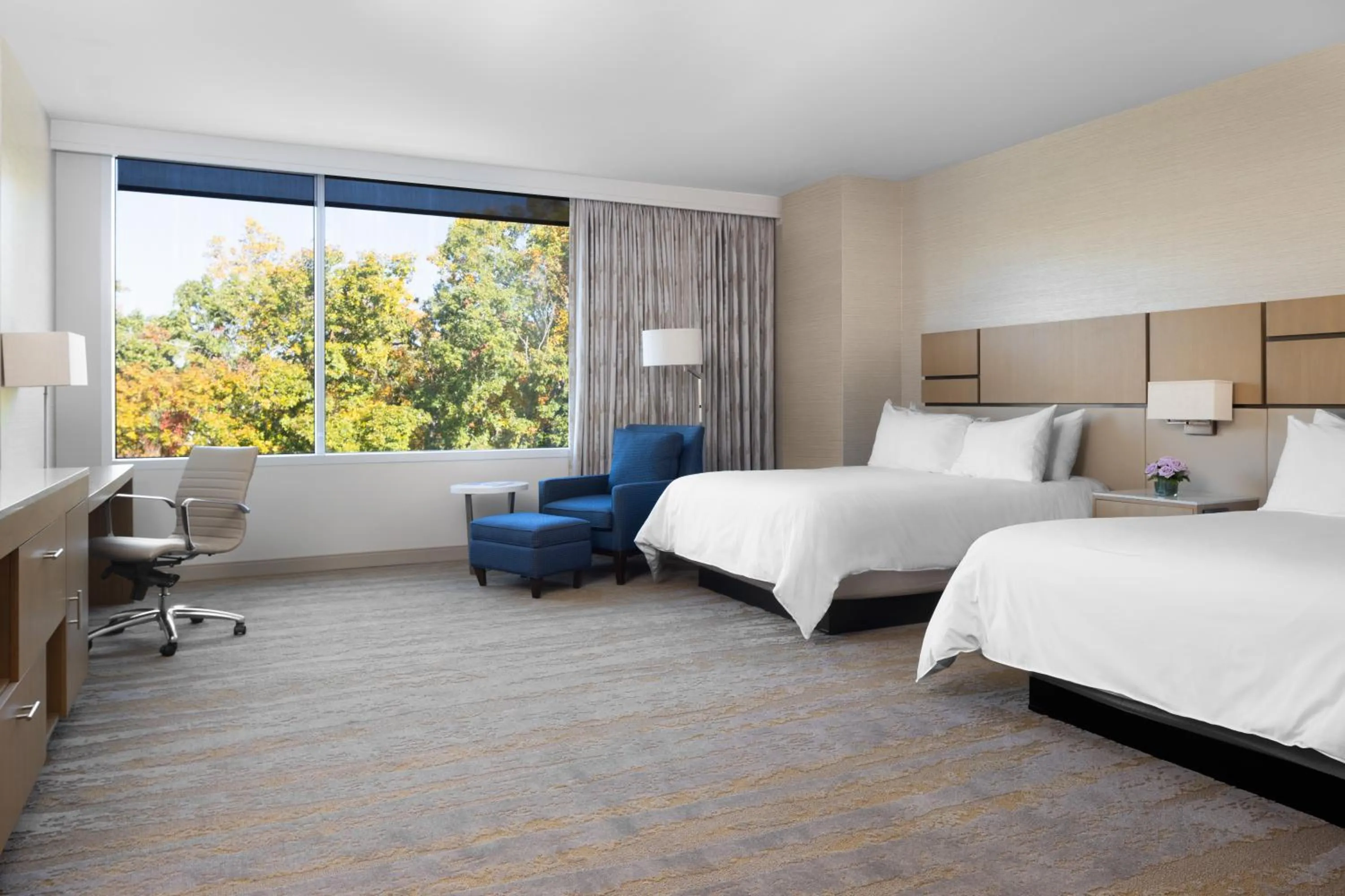 Bedroom, Bed in JB Duke Hotel