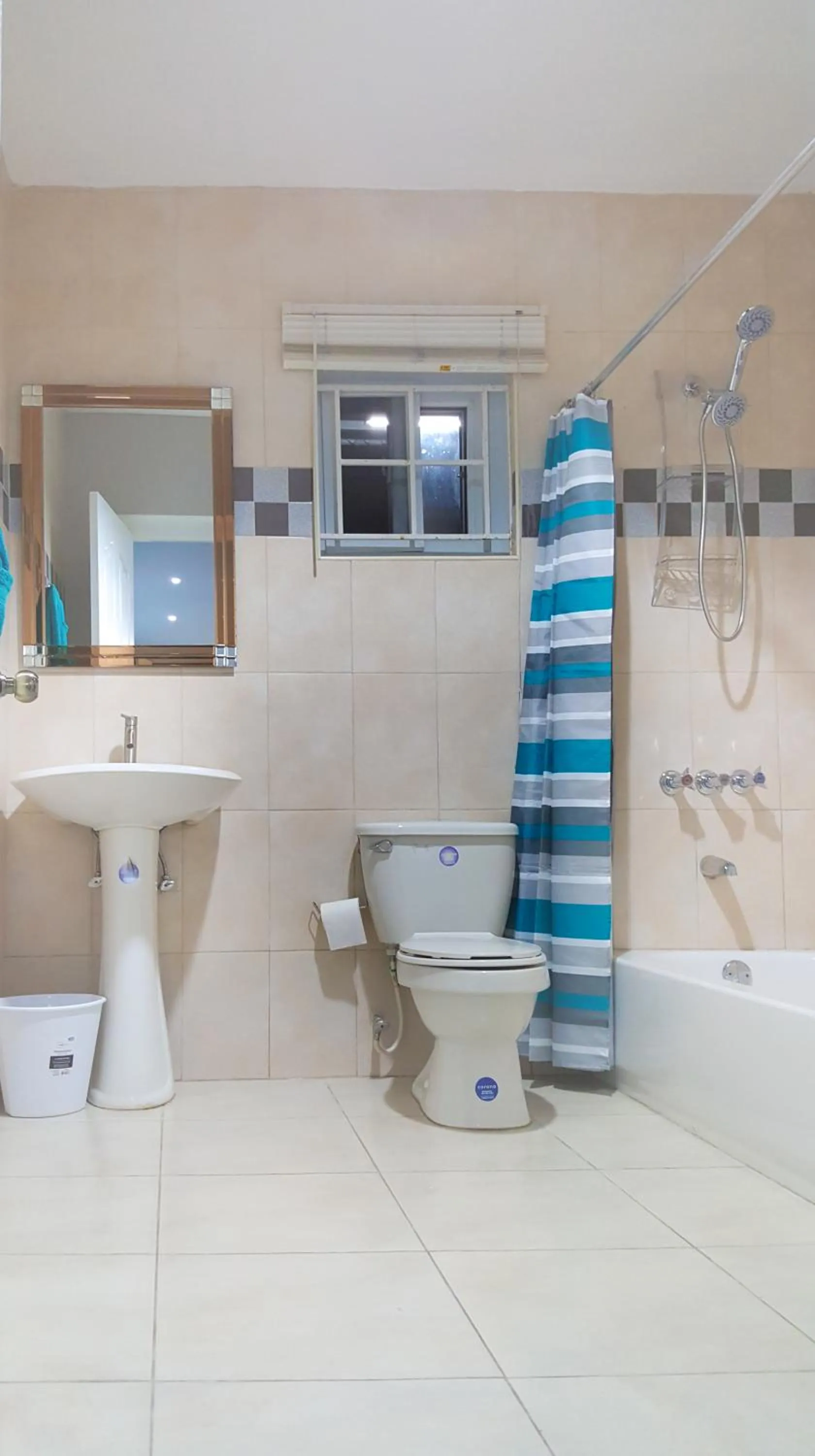 Shower in New Kingston Guest Apartments @ Donhead