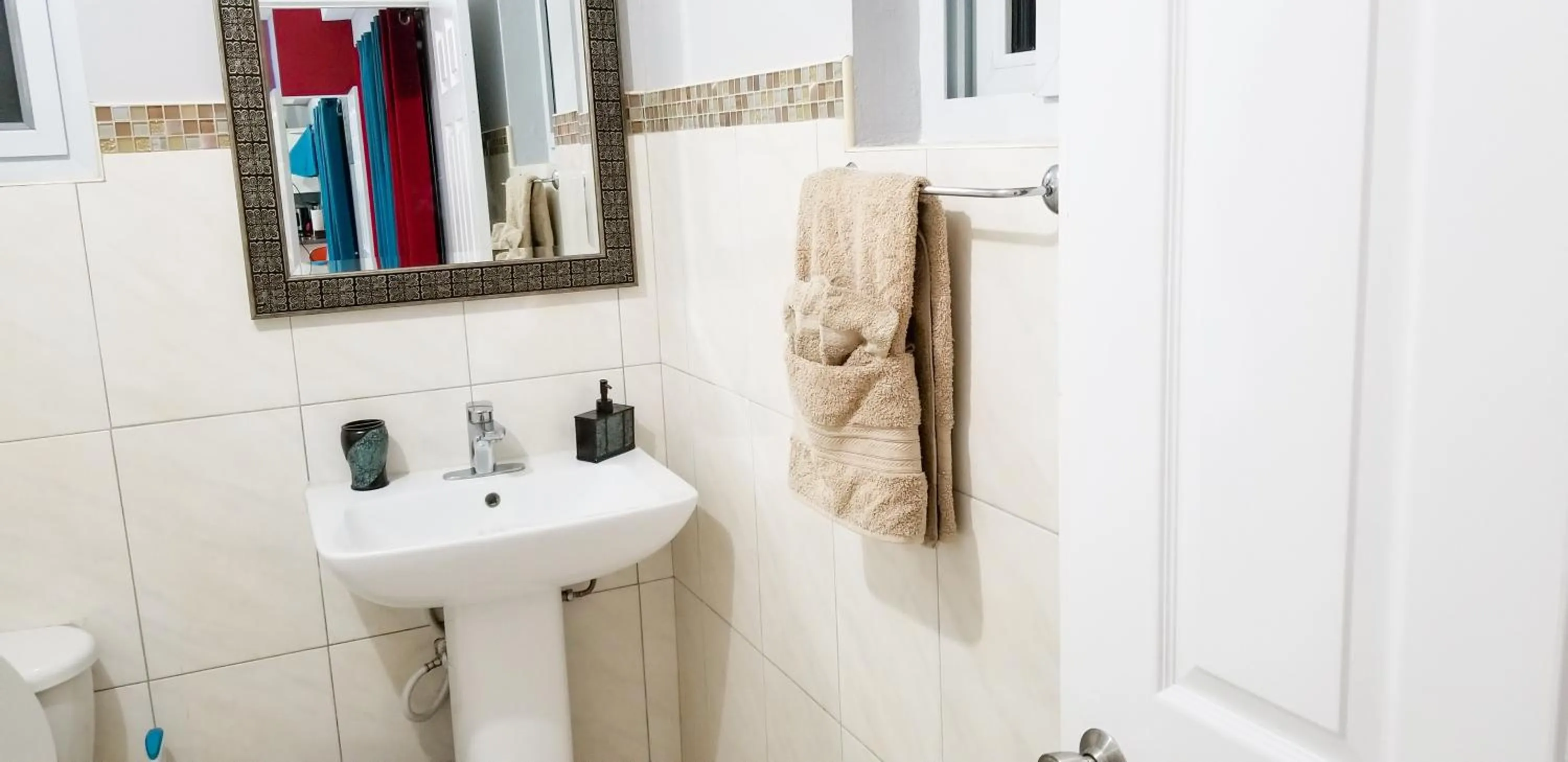 Toilet in New Kingston Guest Apartments @ Donhead