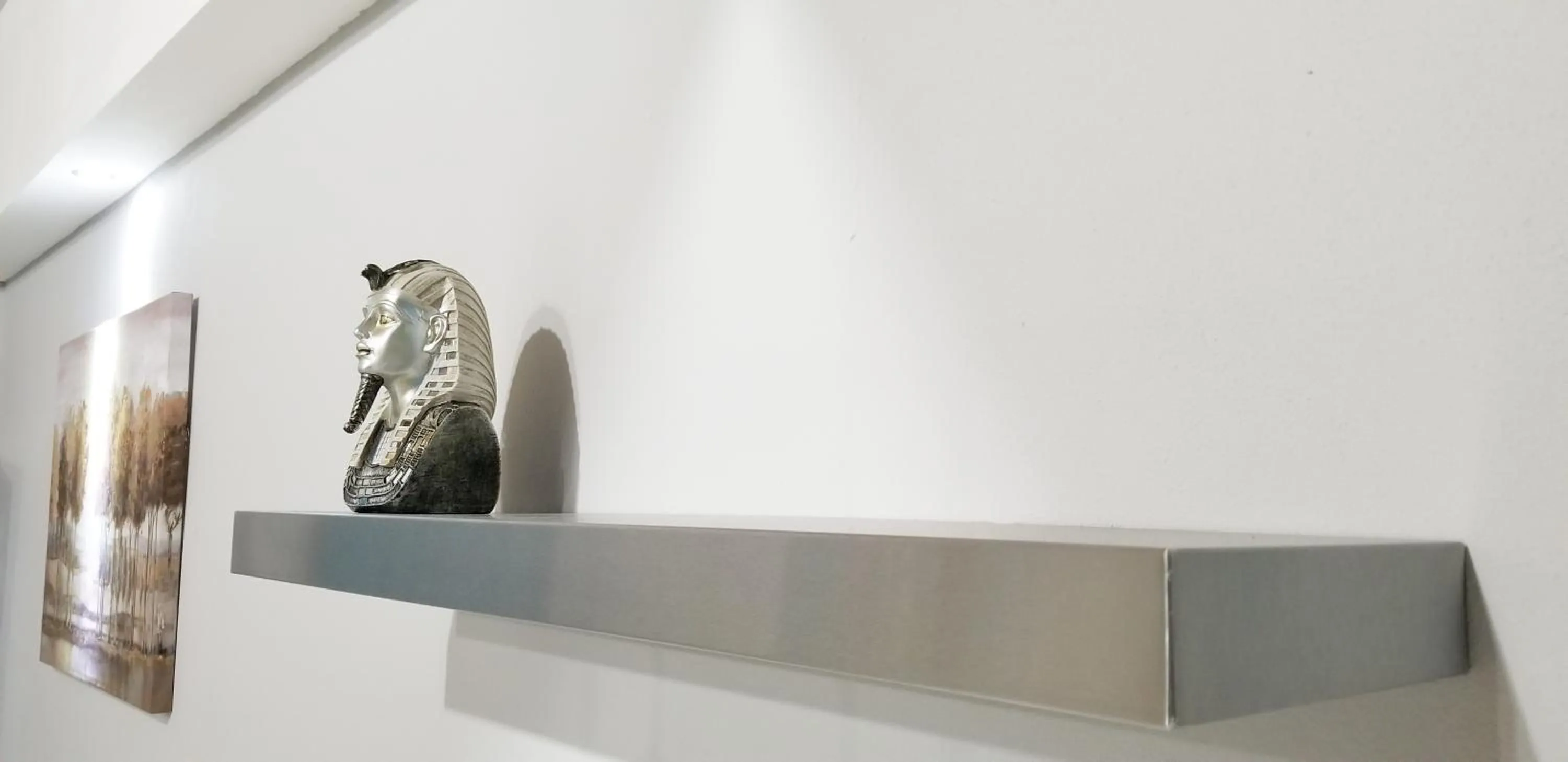 Decorative detail in New Kingston Guest Apartments @ Donhead