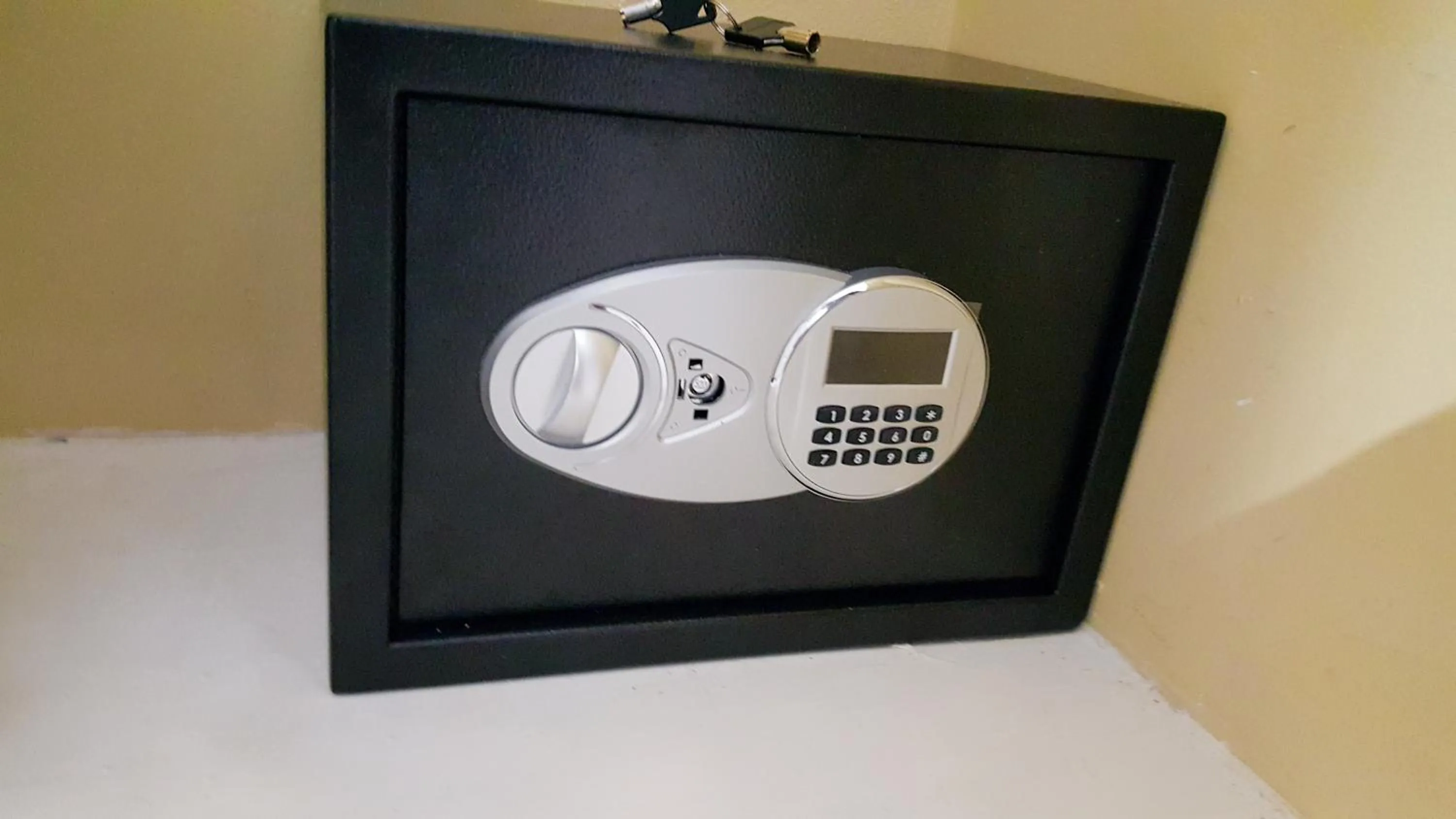 safe in New Kingston Guest Apartments @ Donhead