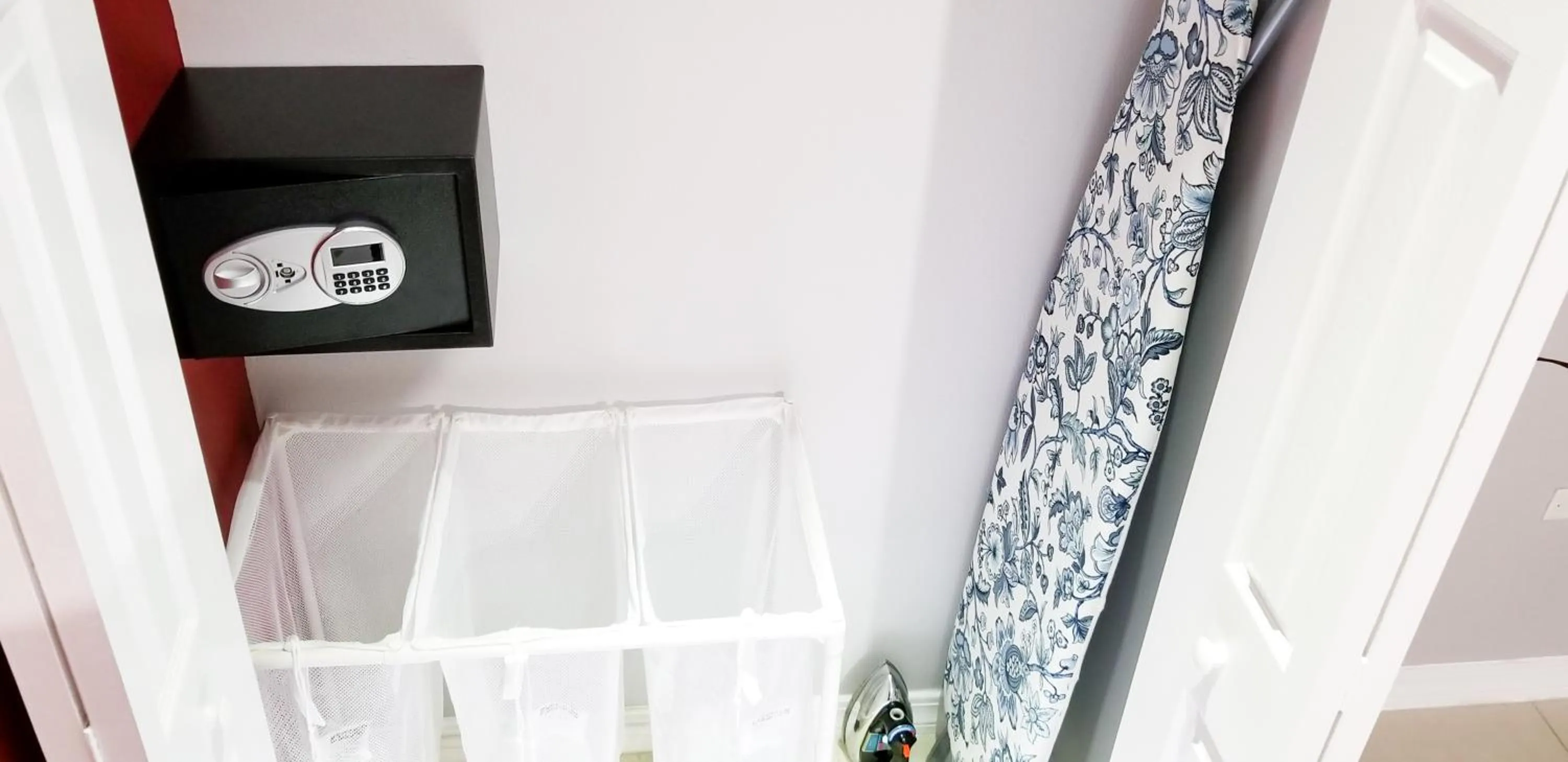 safe in New Kingston Guest Apartments @ Donhead